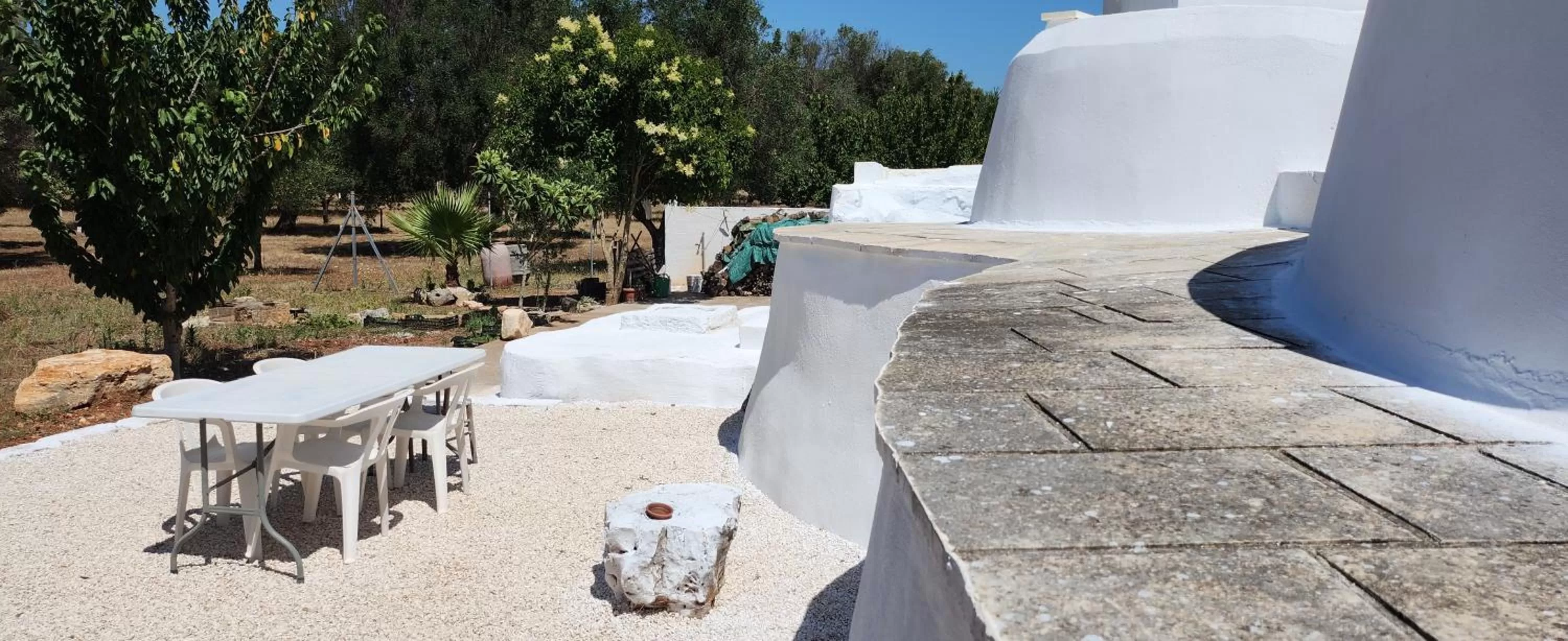 Garden in TRULLO CARMEN