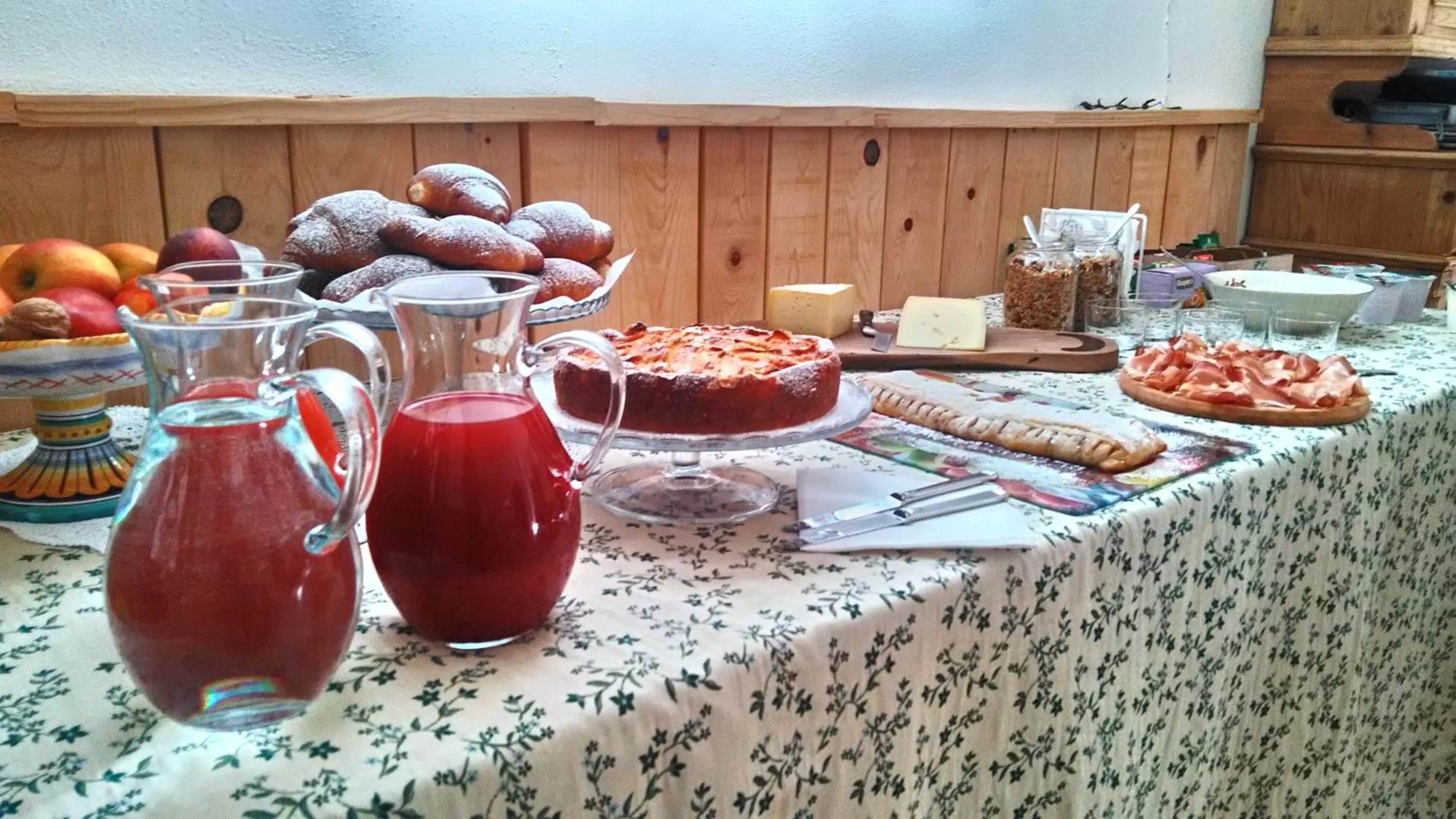 Food and drinks in Agritur Airone Bed & Camping