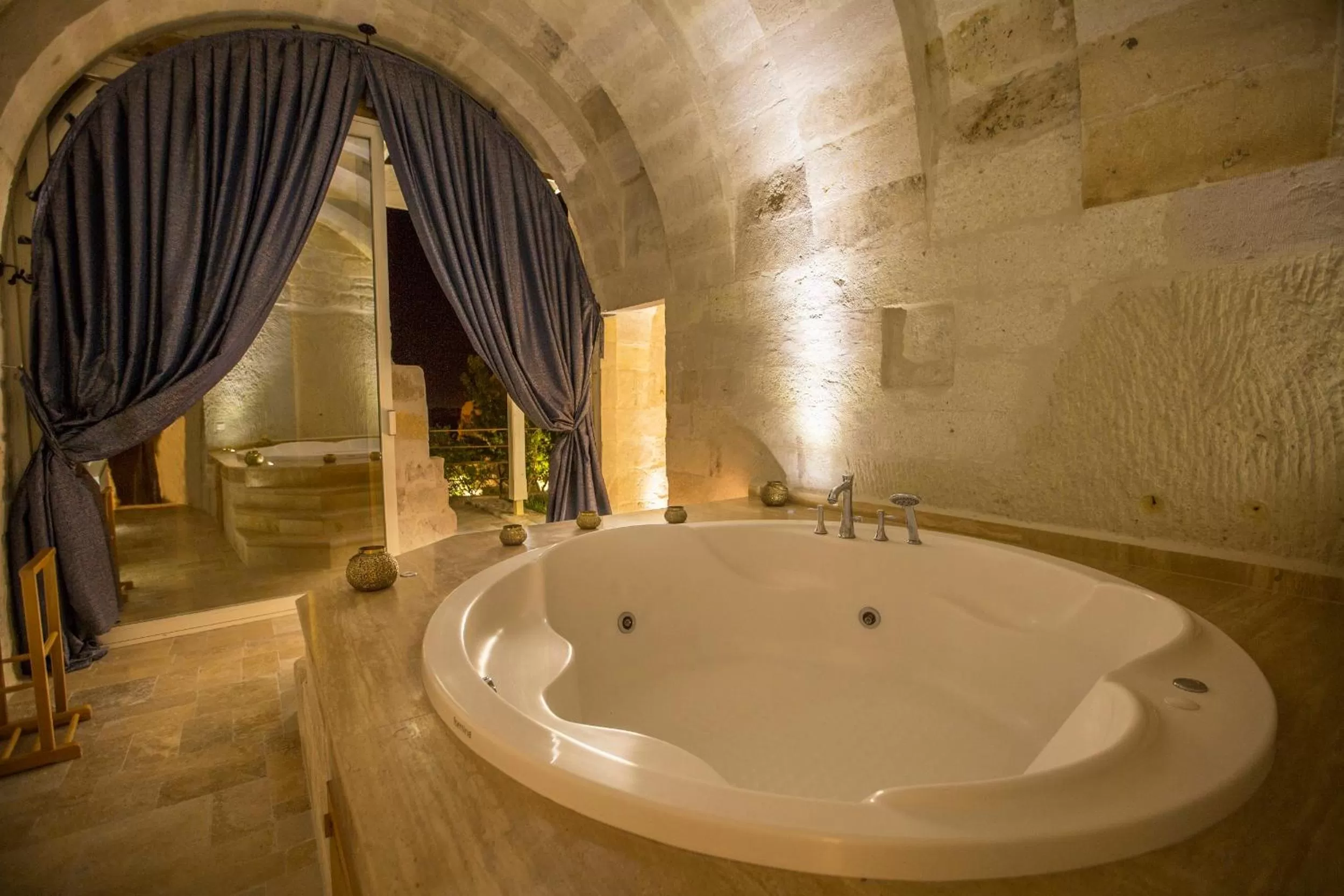 Hot Tub in Azure Cave Suites - Cappadocia