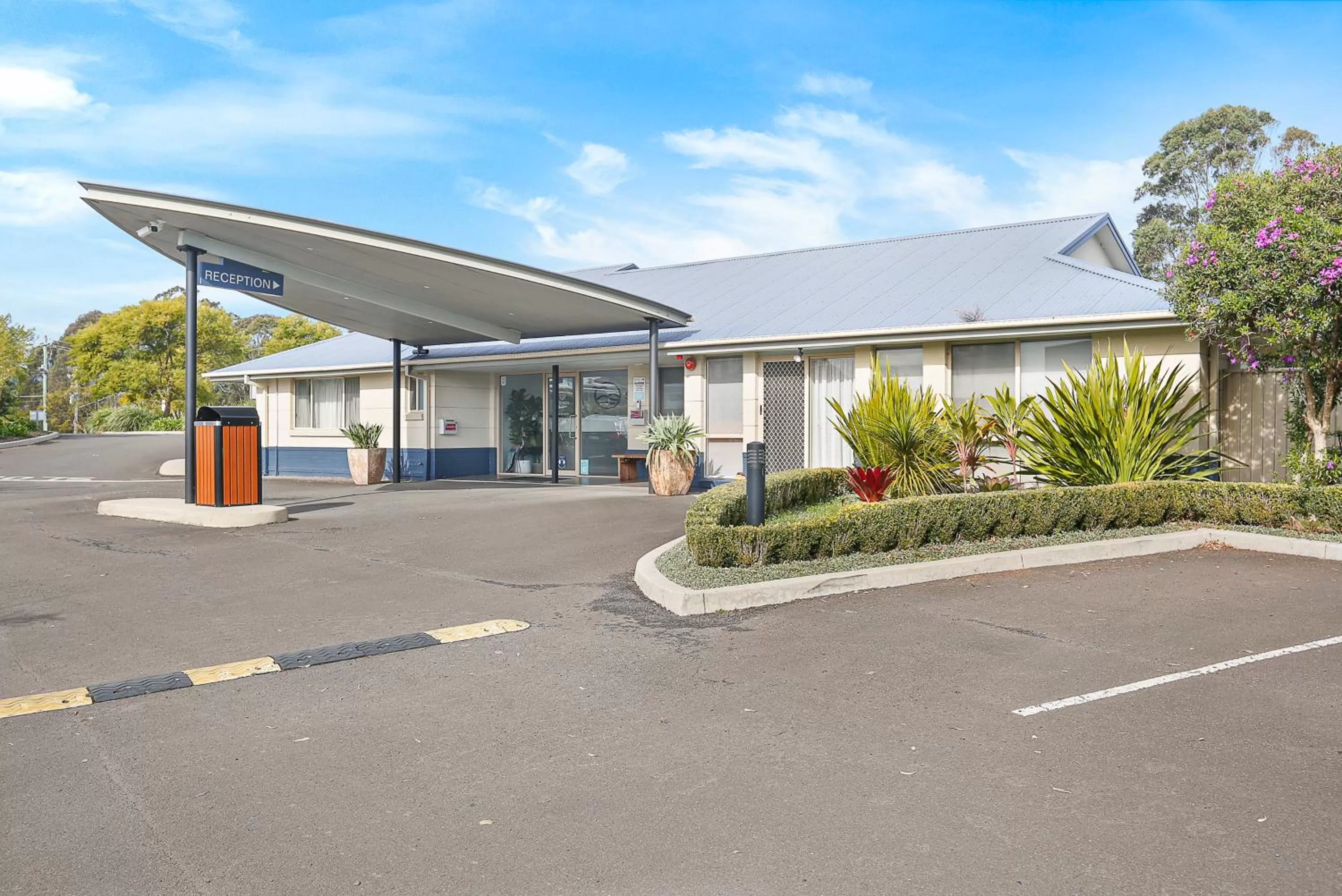 Facade/entrance in Springs Shoalhaven Nowra
