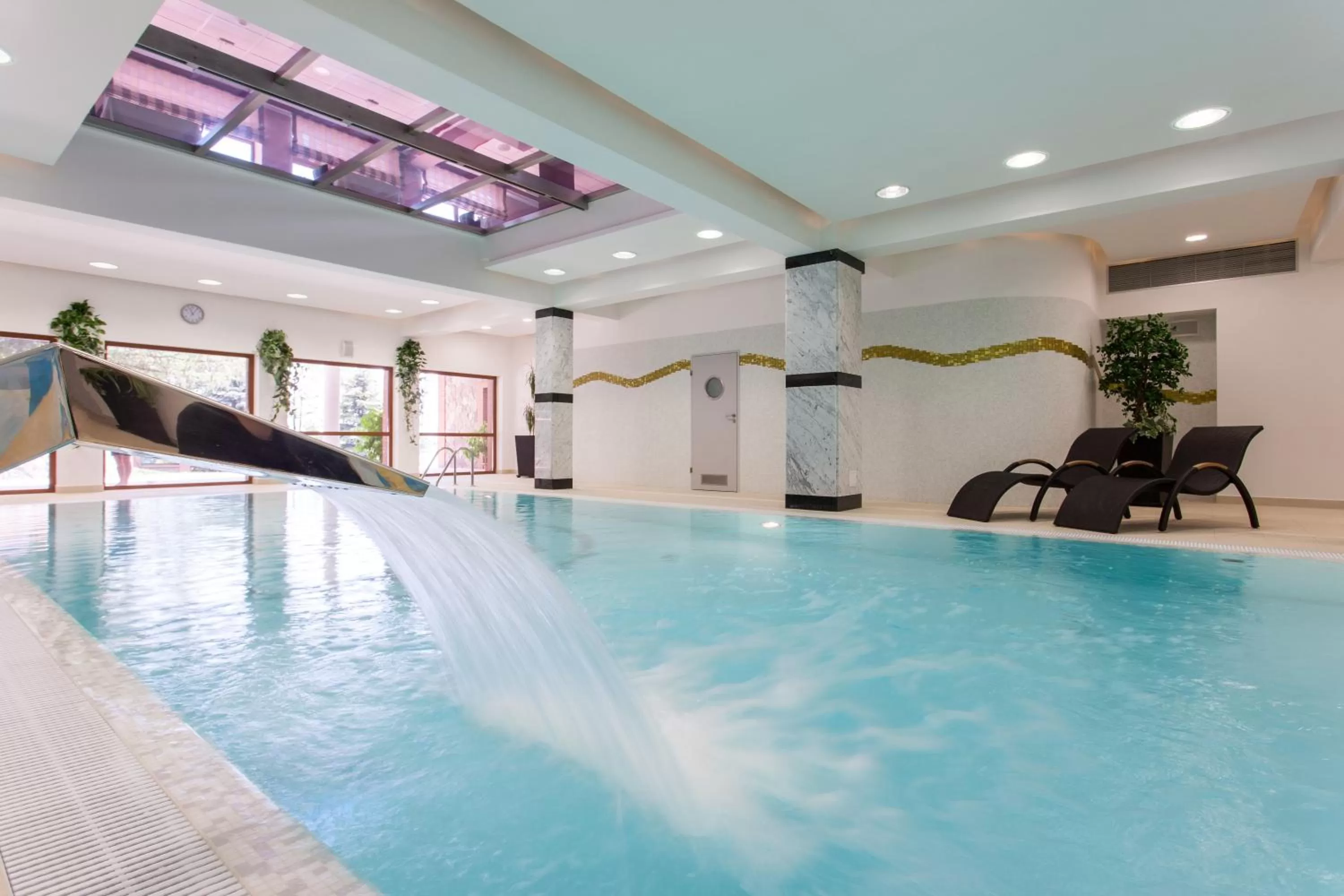 Pool view in Hotel Robert's Port