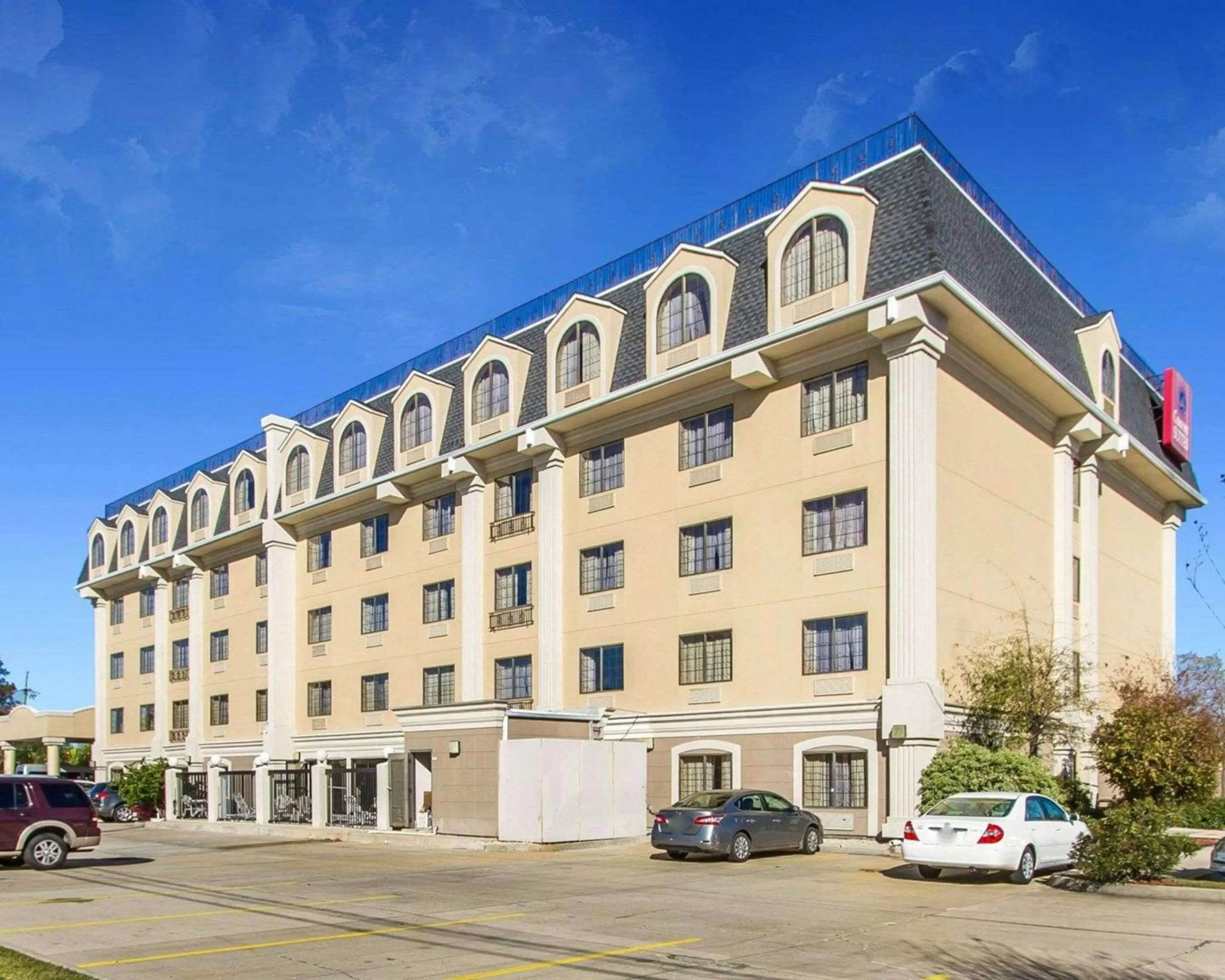 Property building in Comfort Suites Kenner