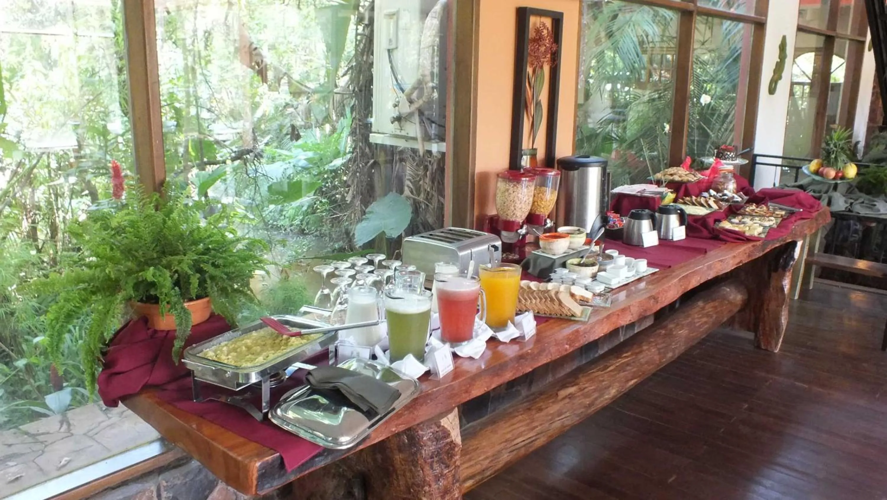 Restaurant/places to eat in El Pueblito Iguazú