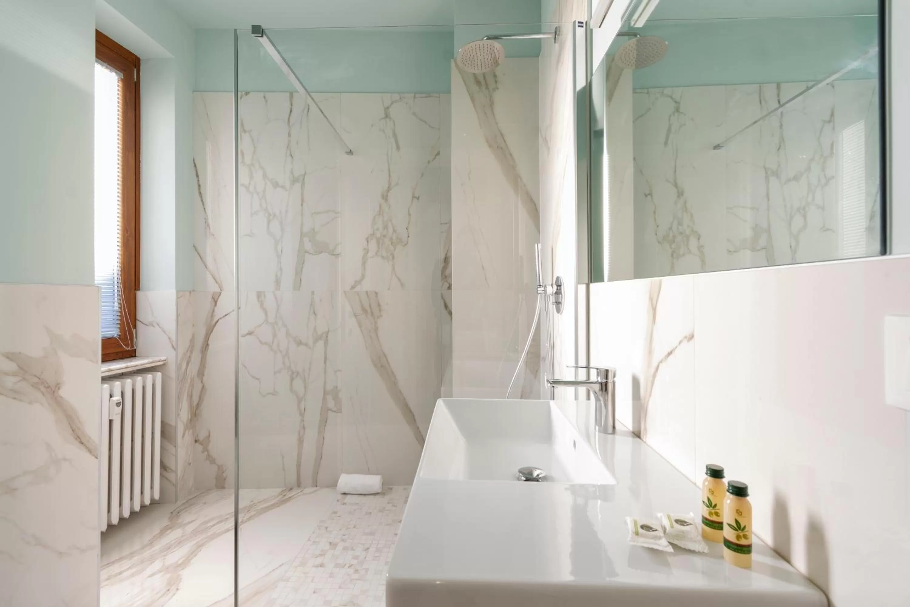 Shower in AlbaResidence Vico01