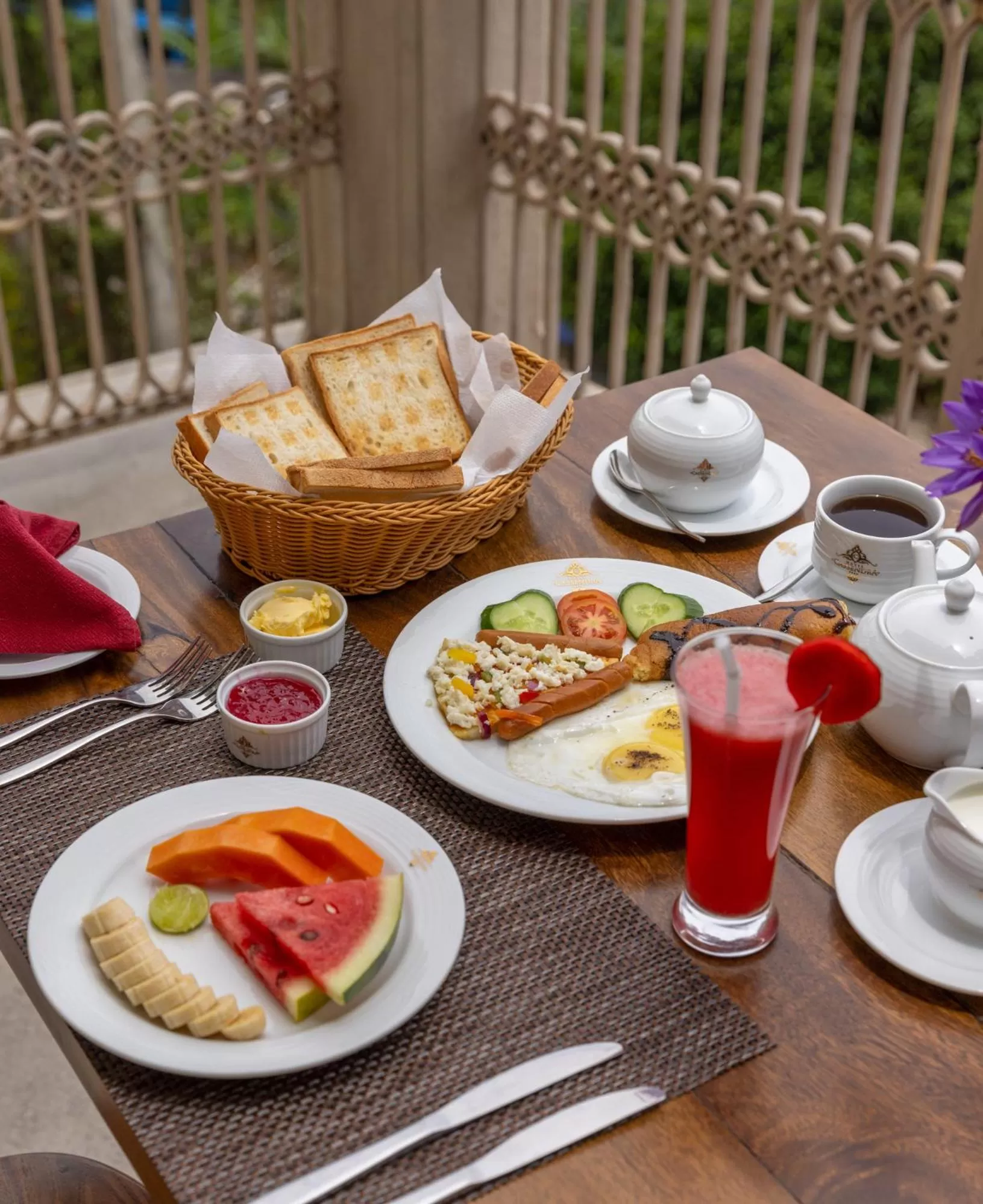 Restaurant/places to eat in Hotel Cassendra