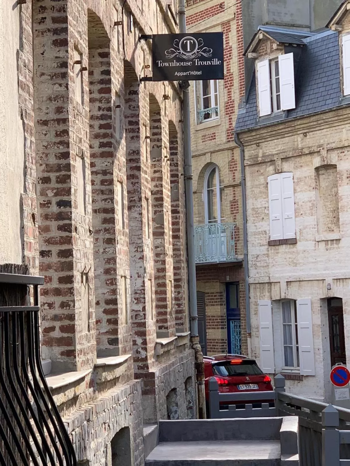 Property building in TOWNHOUSE TROUVILLE - Appart'Hotel & Studios