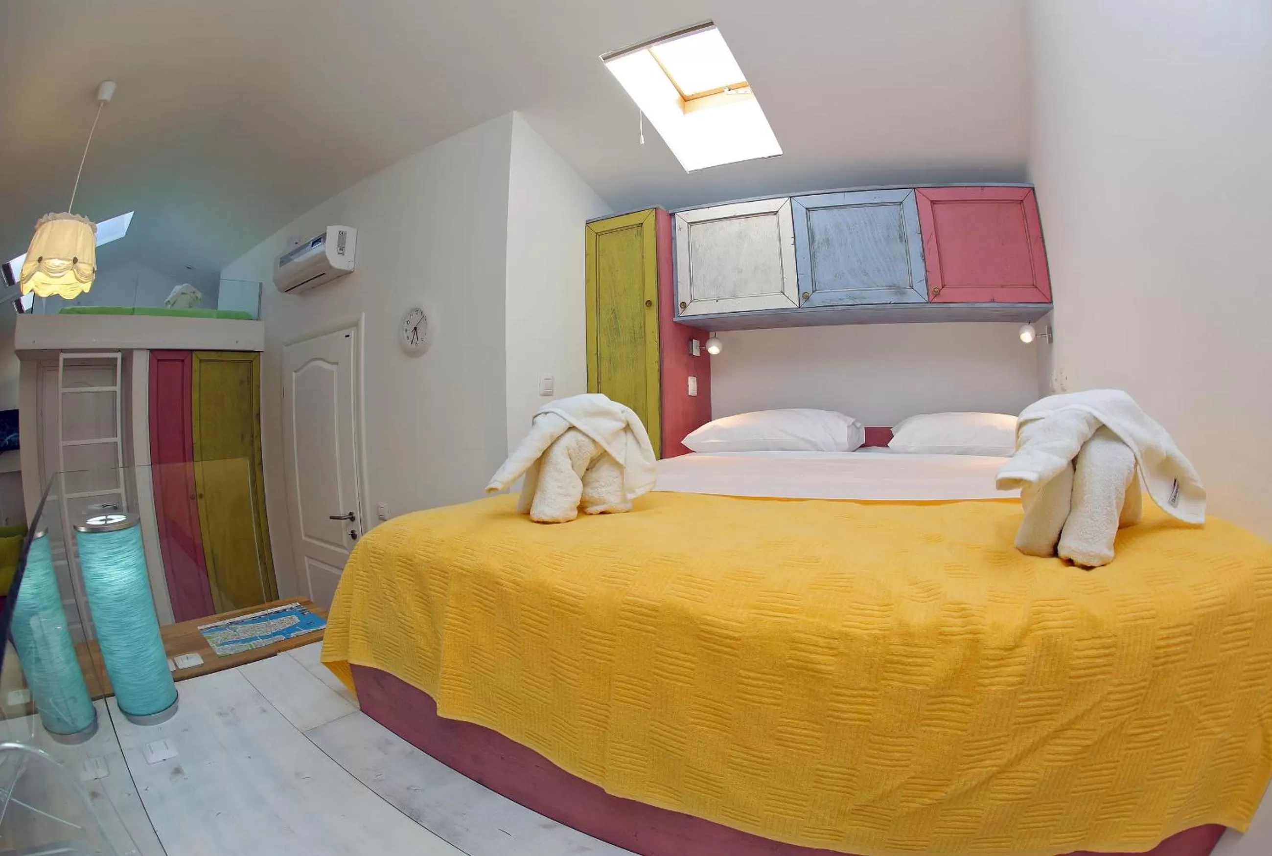 Bed in Central Apartments Integrated Hotel