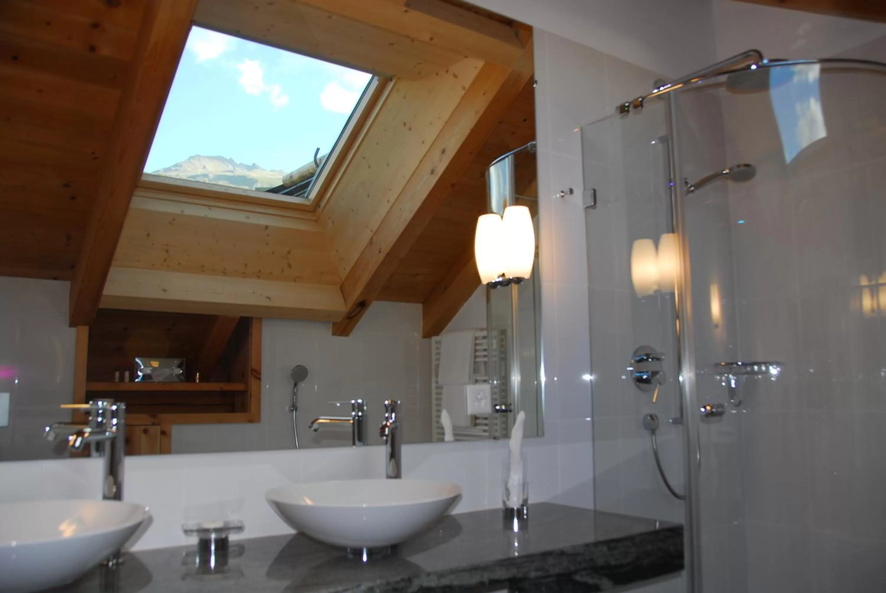 Bathroom in Hotel Engiadina