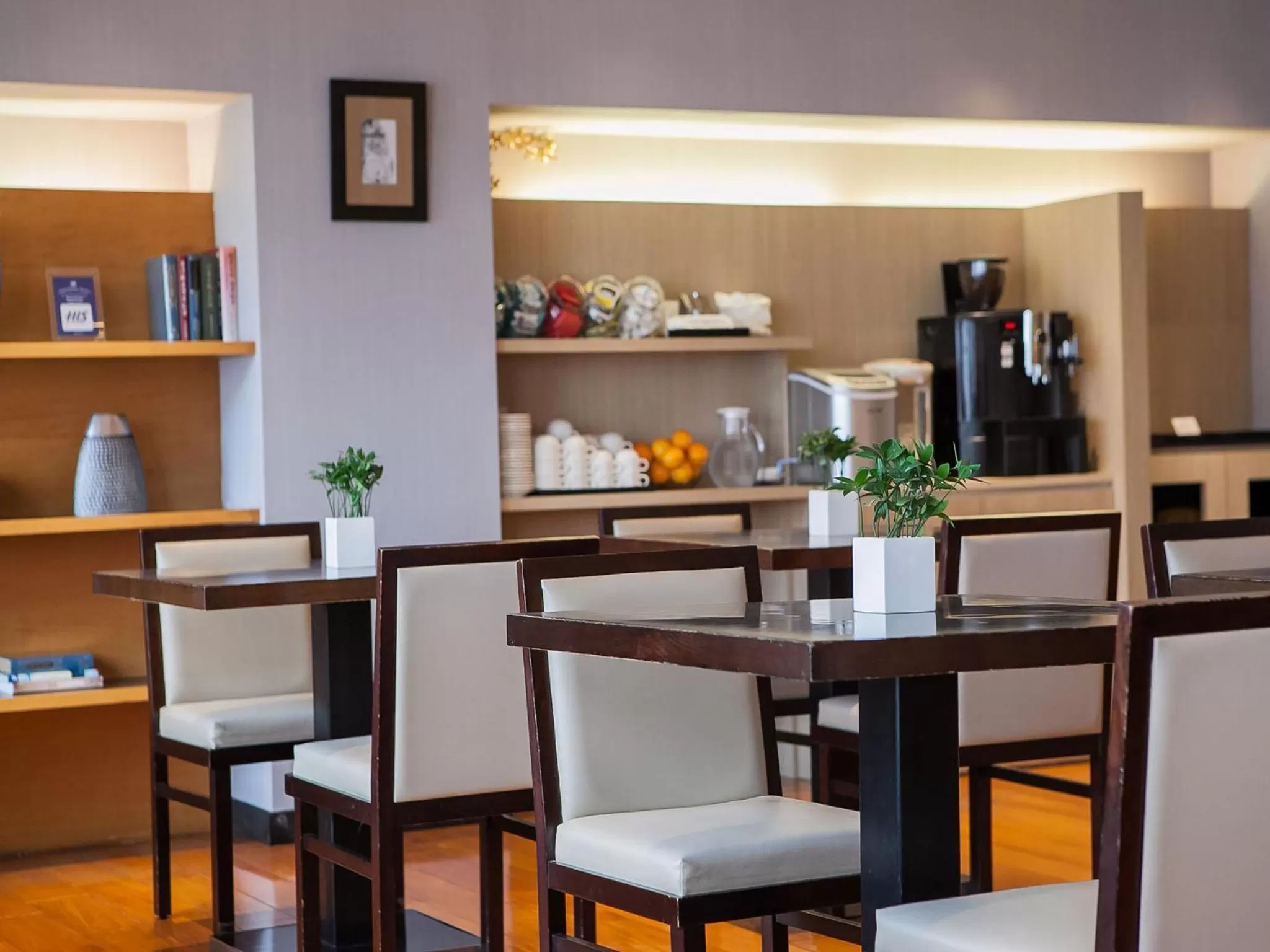 Restaurant/places to eat in Royal Inn Taipei Nanxi - MRT Zhongshan Station