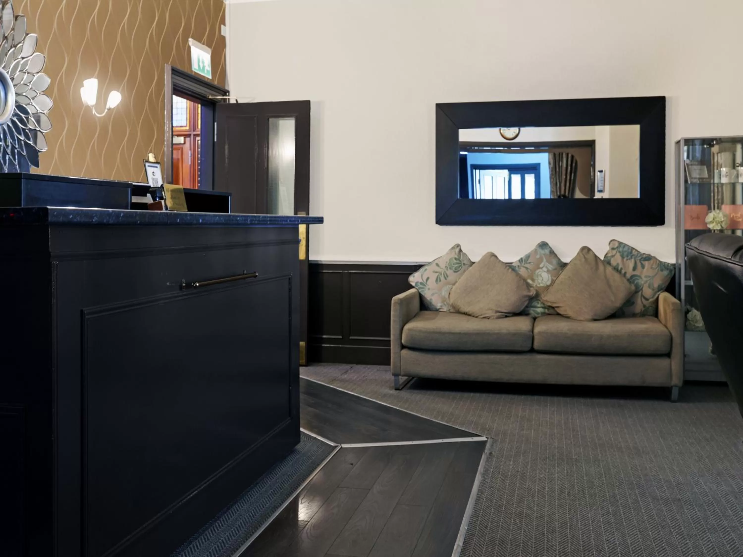 Lobby or reception in Dryfesdale Hotel - BW Signature Collection