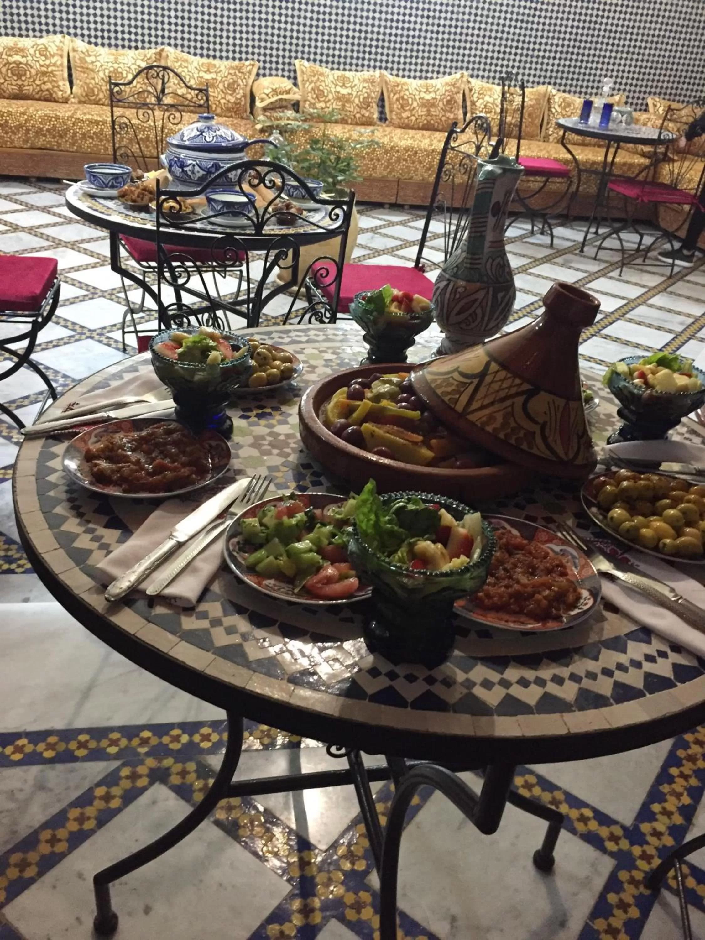 Restaurant/places to eat in Riad Taj Salma
