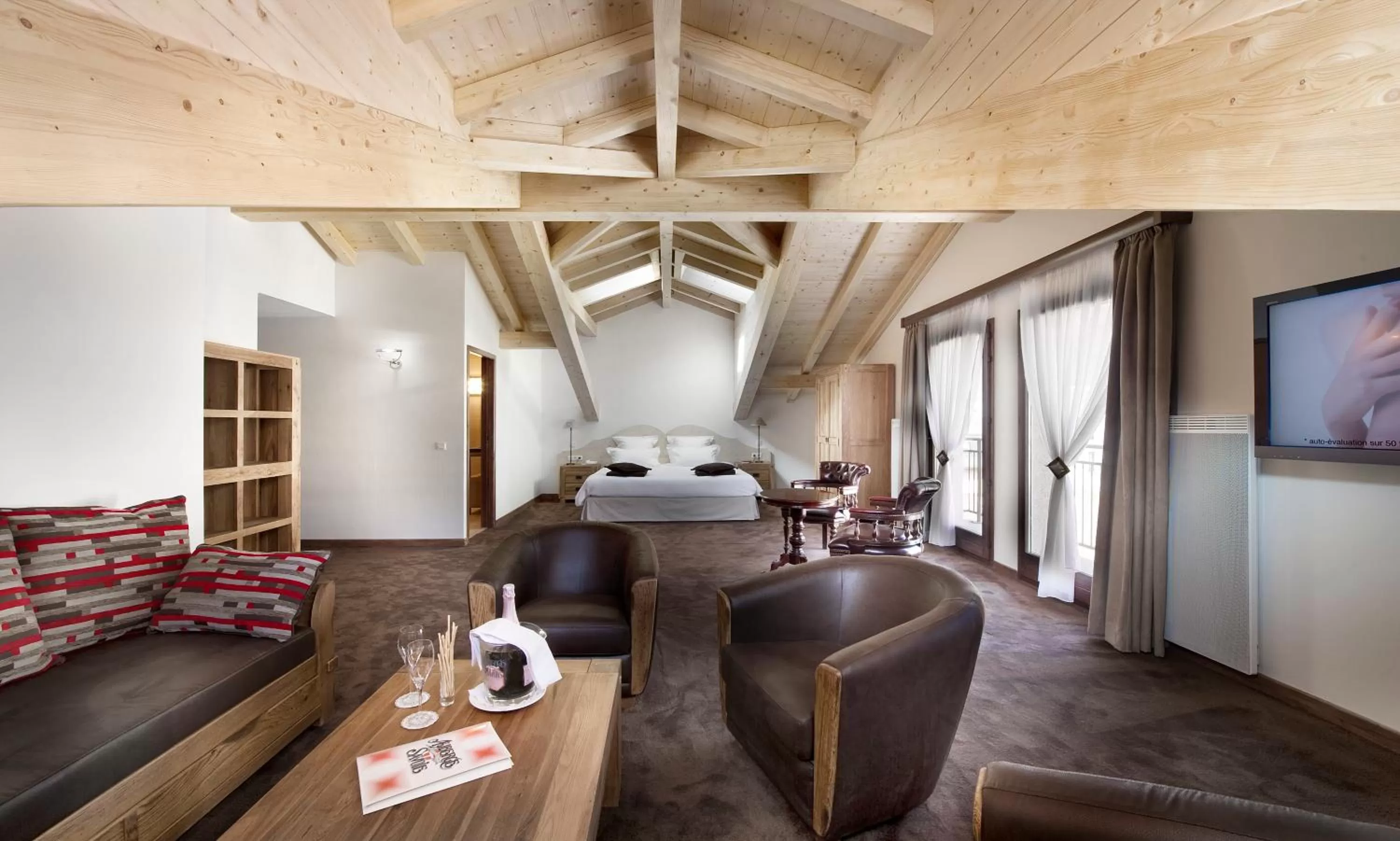 Day, Bed in Auberge de Savoie