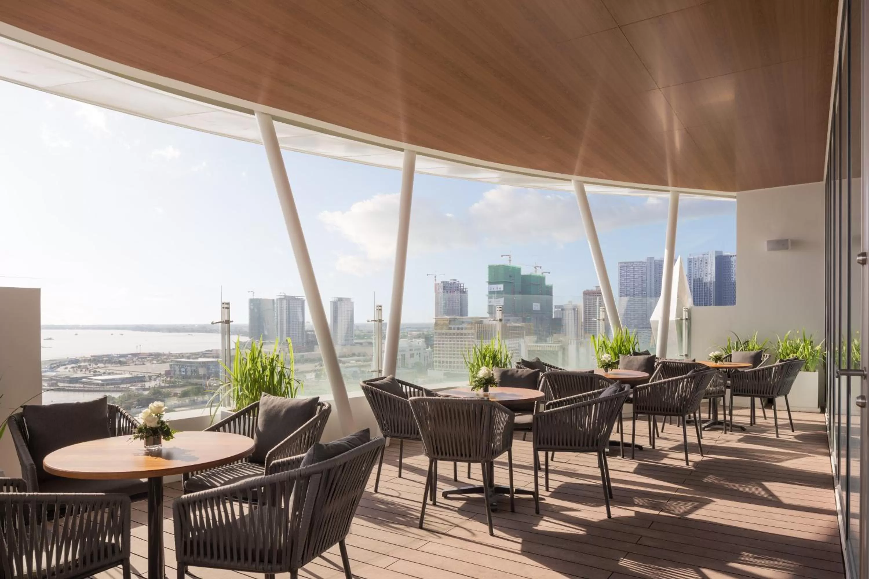 Restaurant/places to eat in Hotel Emion Phnom Penh