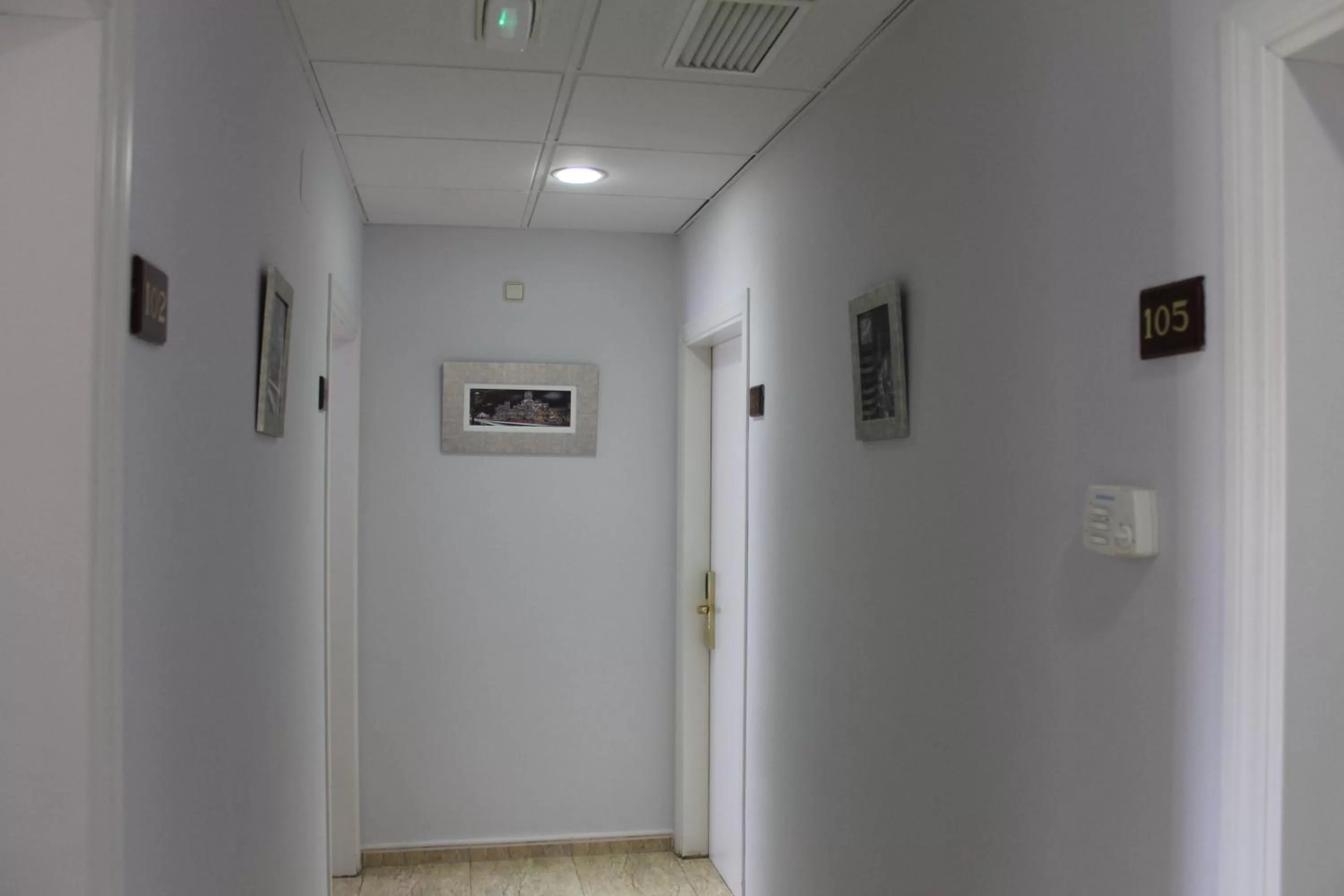 Area and facilities in Hotel Barajas Plaza