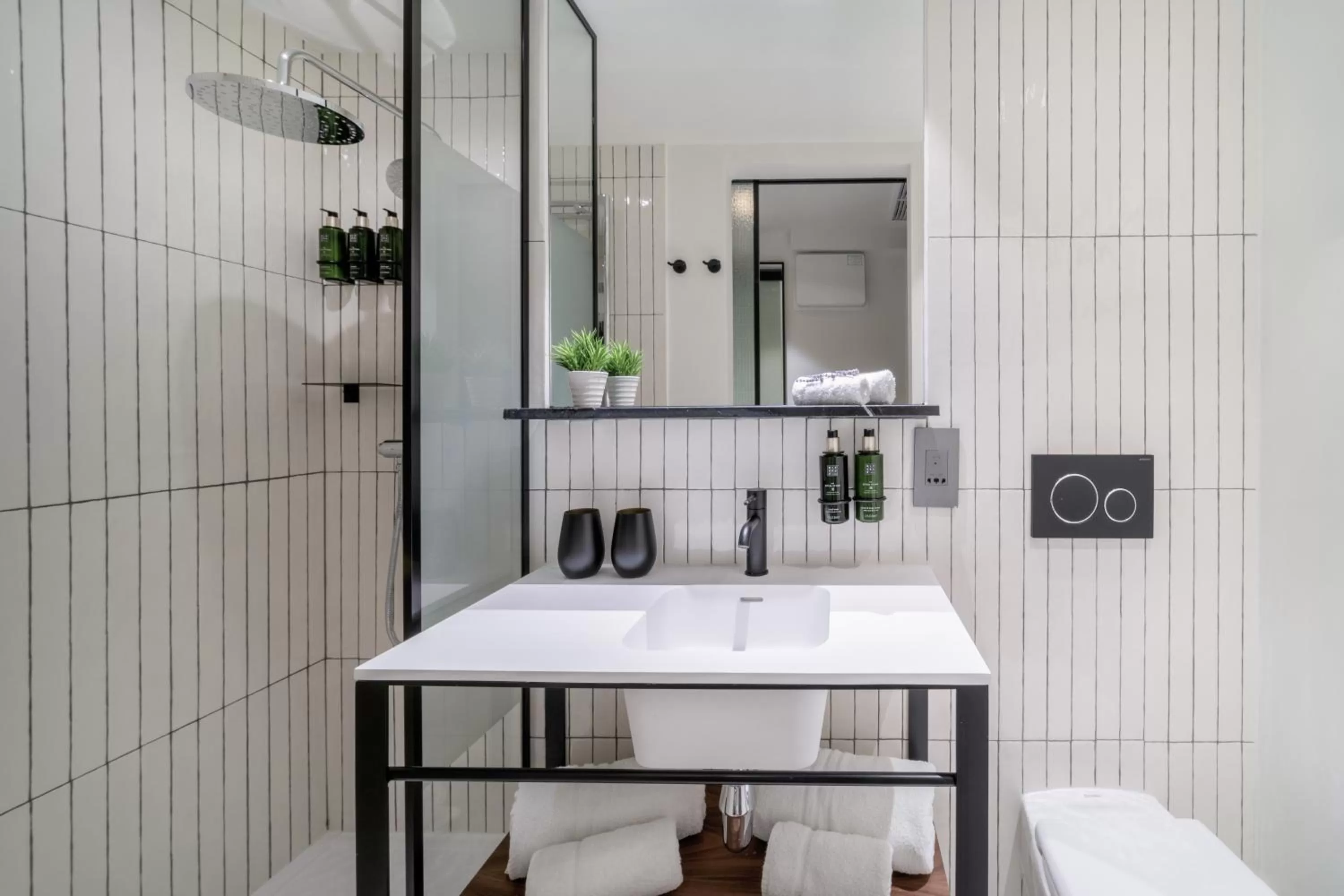 Bathroom in Melia White House Hotel