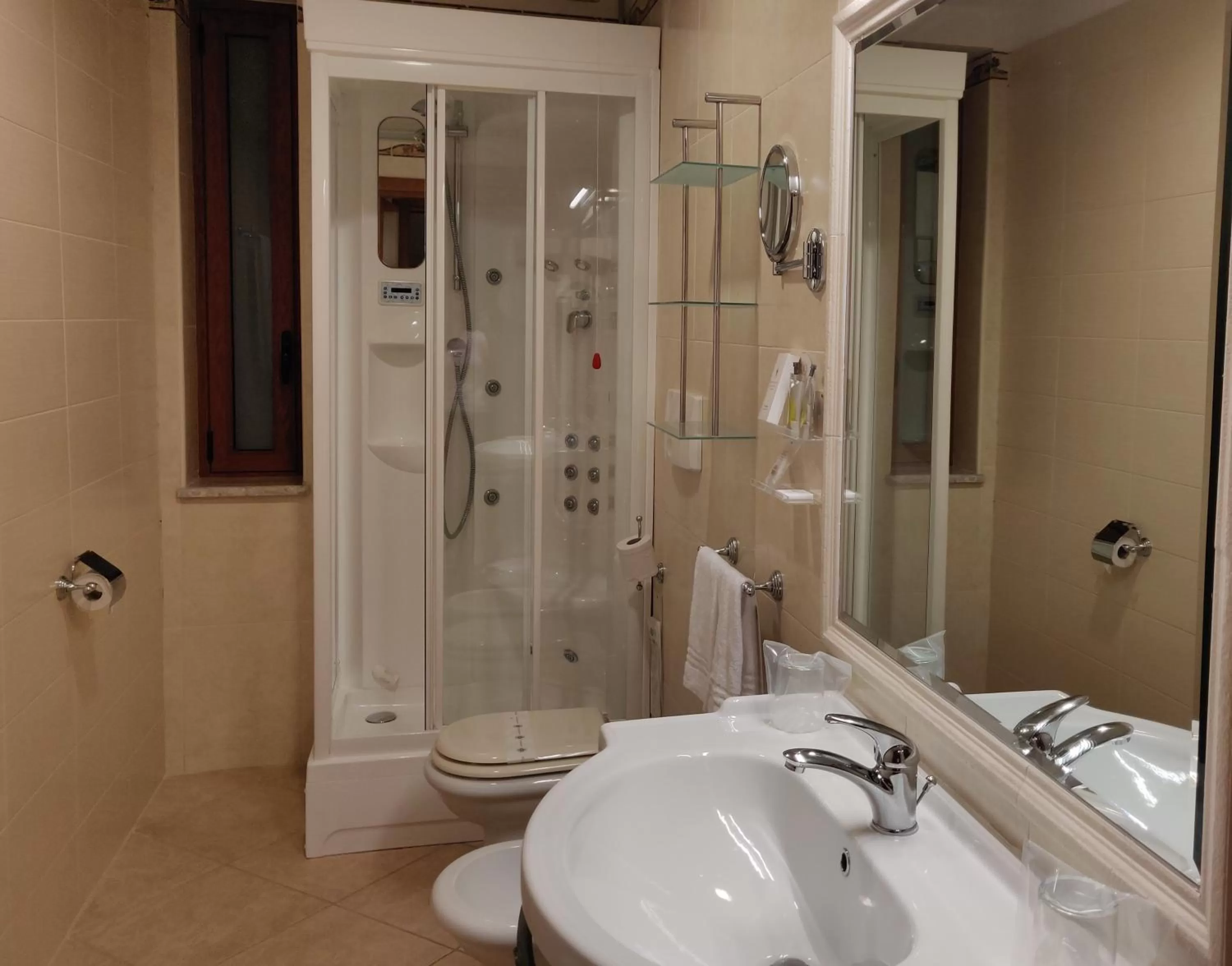 Bathroom in Parco dei Principi Hotel - Wedding & Events