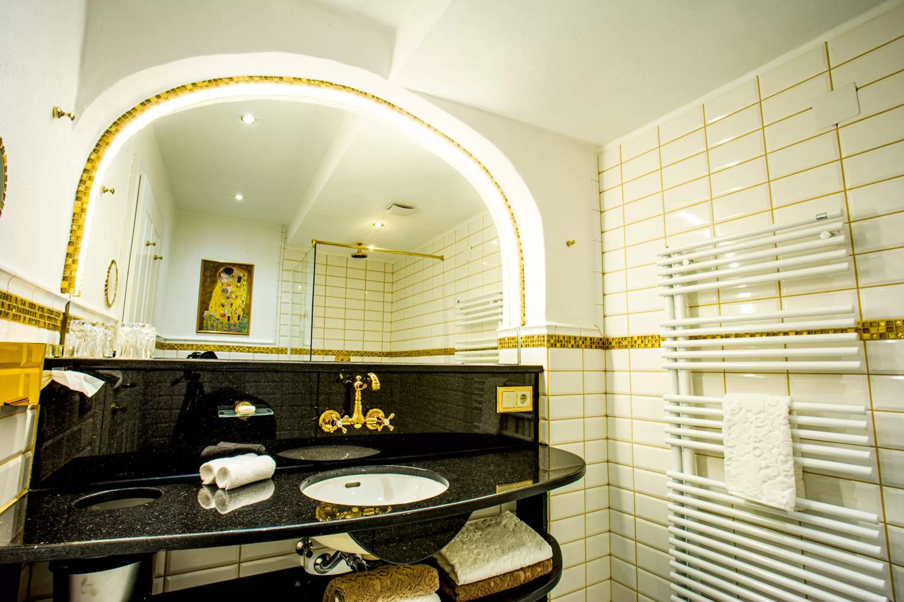 Bathroom in Gasthof Lend-Platzl