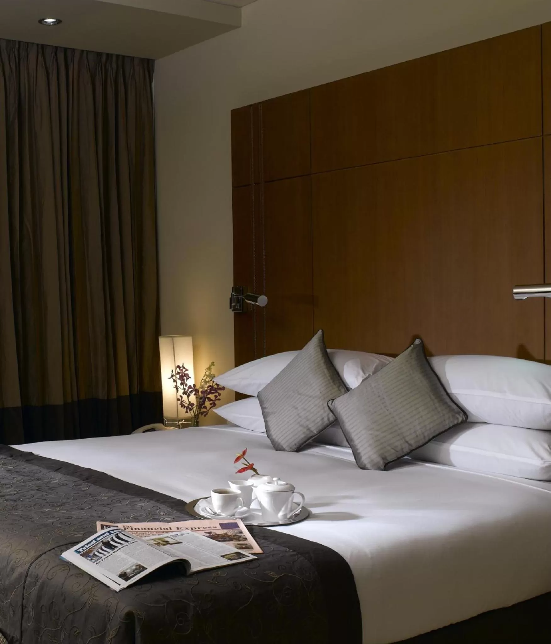 Bedroom, Bed in Radisson Blu Dhaka Water Garden