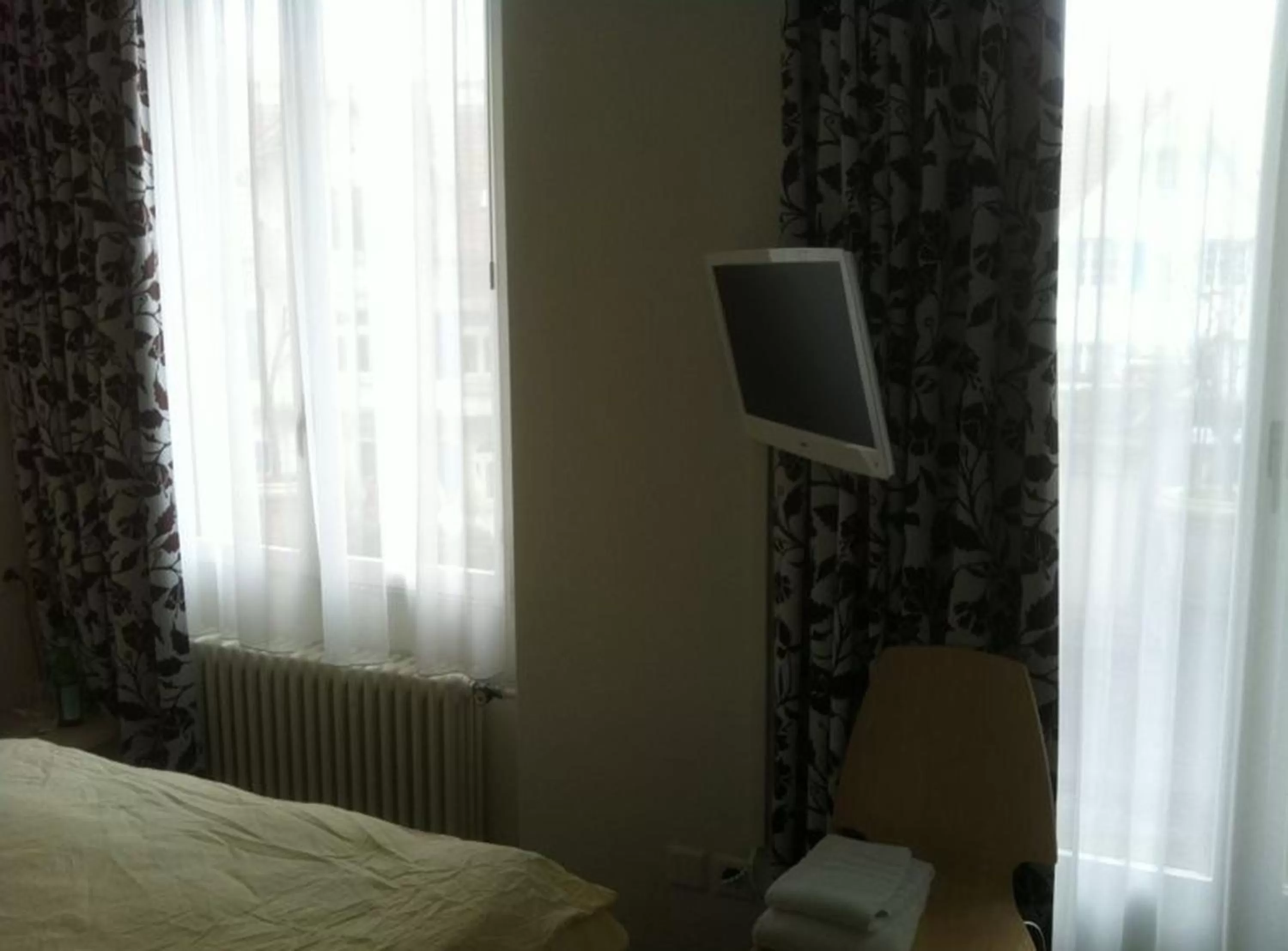 Day, Bed in Hotel Central