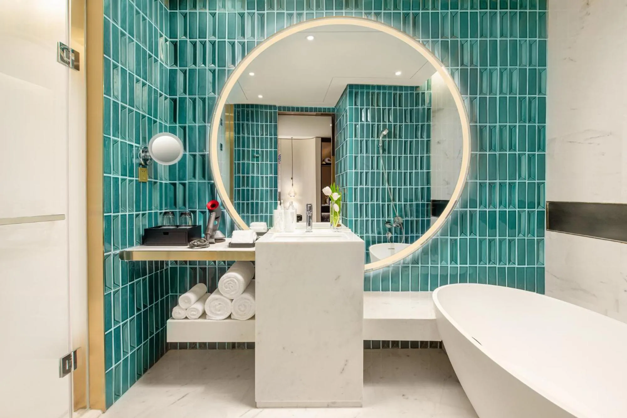 Toilet in HUALUXE Shanghai Changfeng Park by IHG