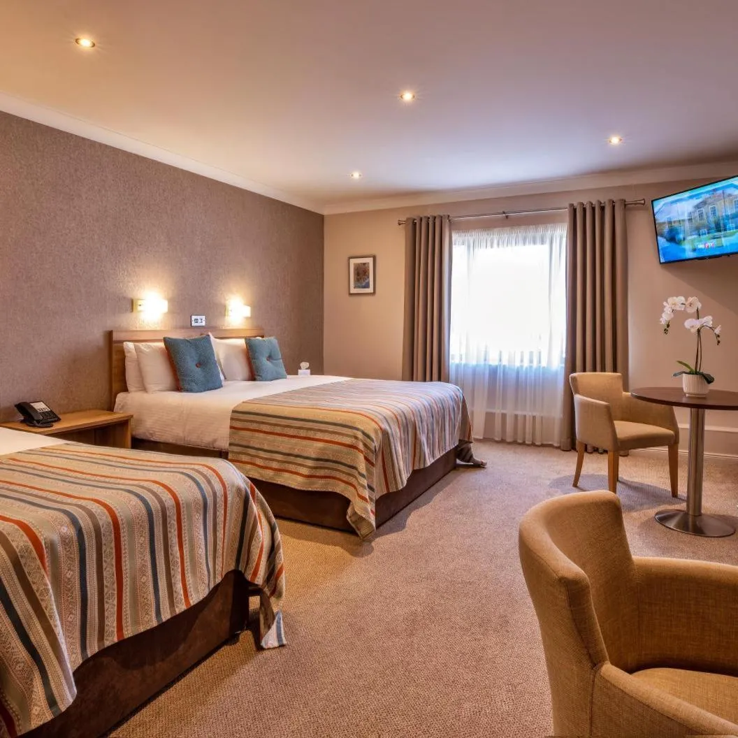 Bedroom, Bed in The Lodge Hotel