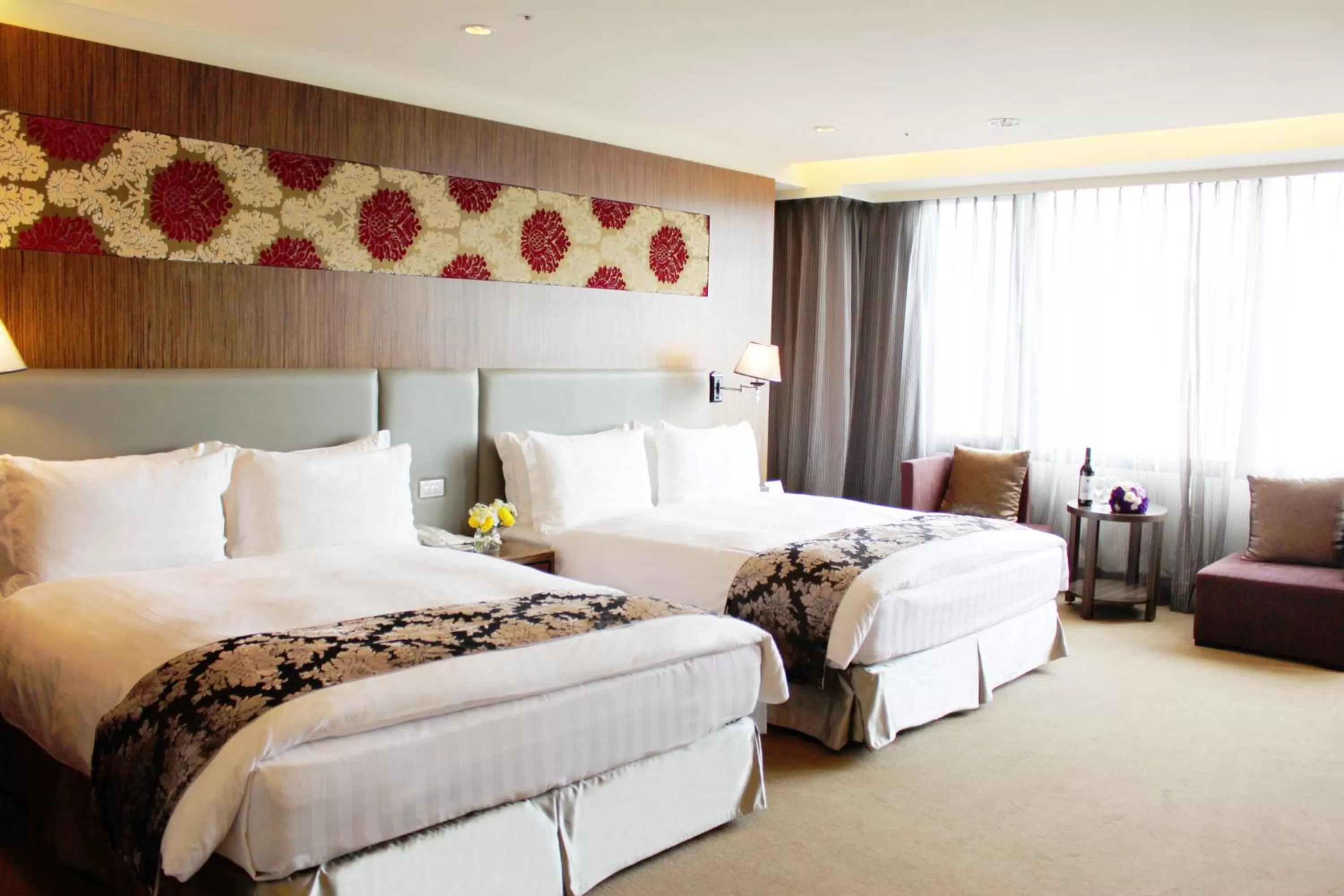 Bed in Golden Tulip Zhong Xin Hotel Taichung