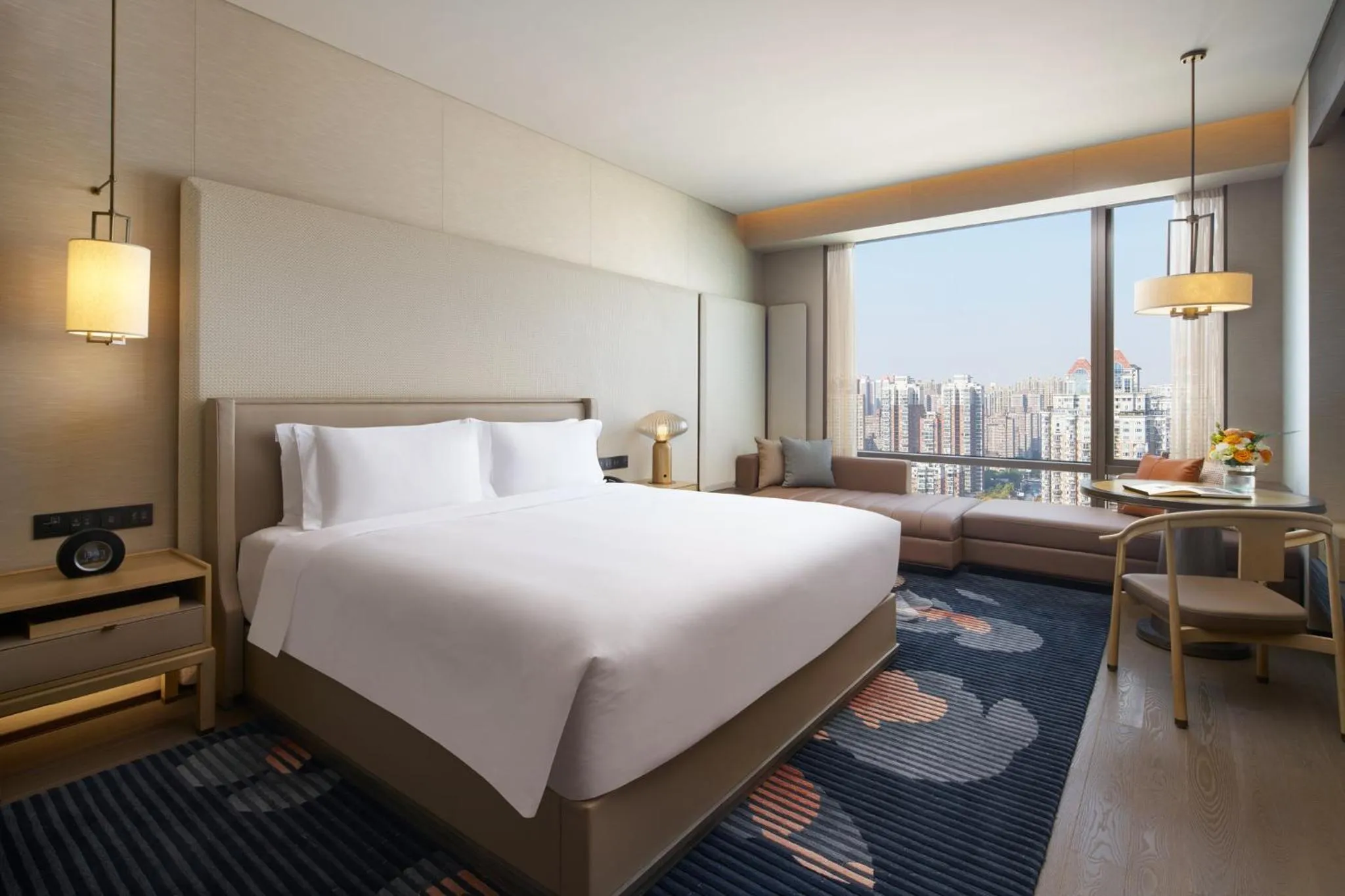 Photo of the whole room, Bed in InterContinental Xi'an Hi-Tech Zone