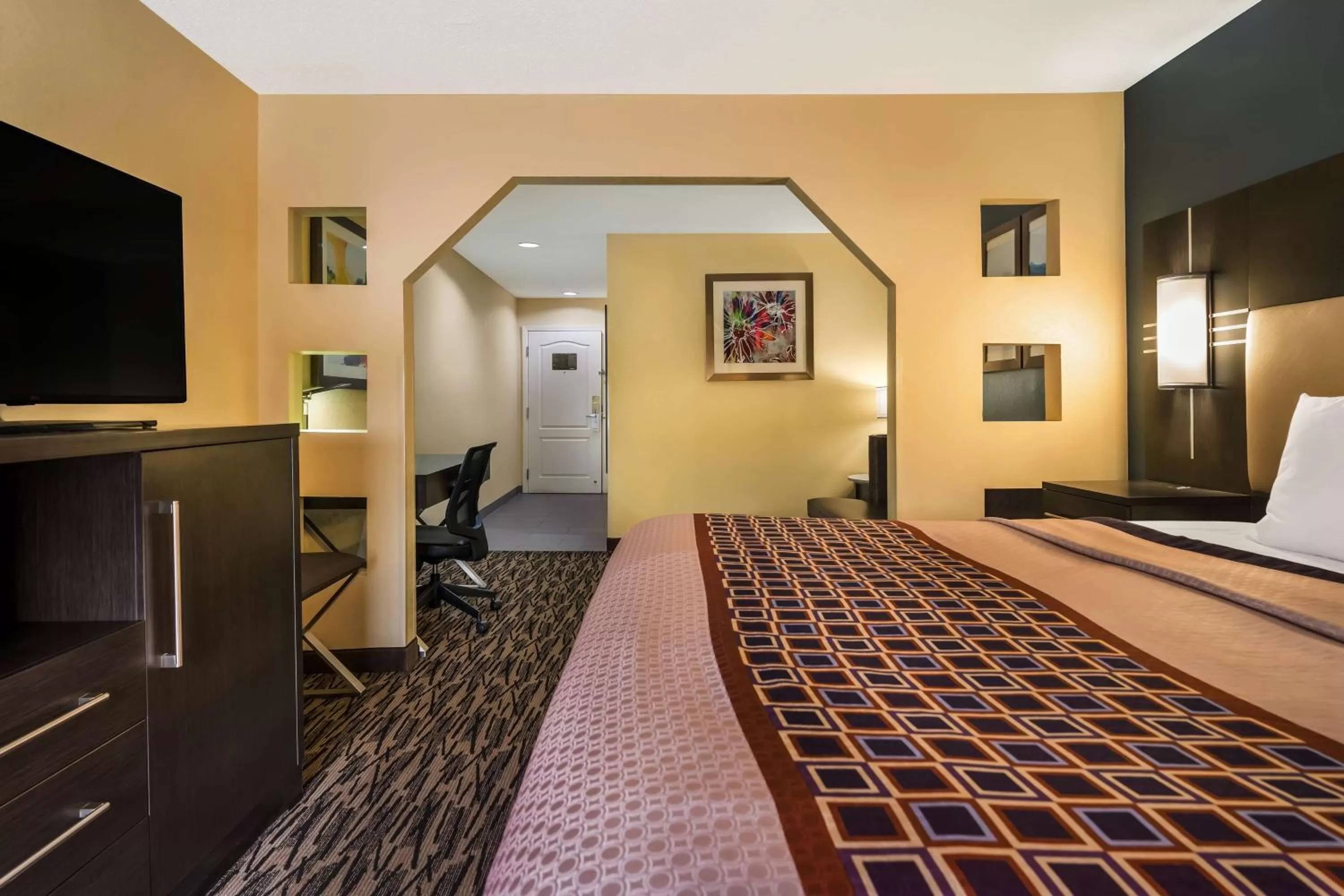 Bedroom, Bed in Best Western Bradbury Inn & Suites