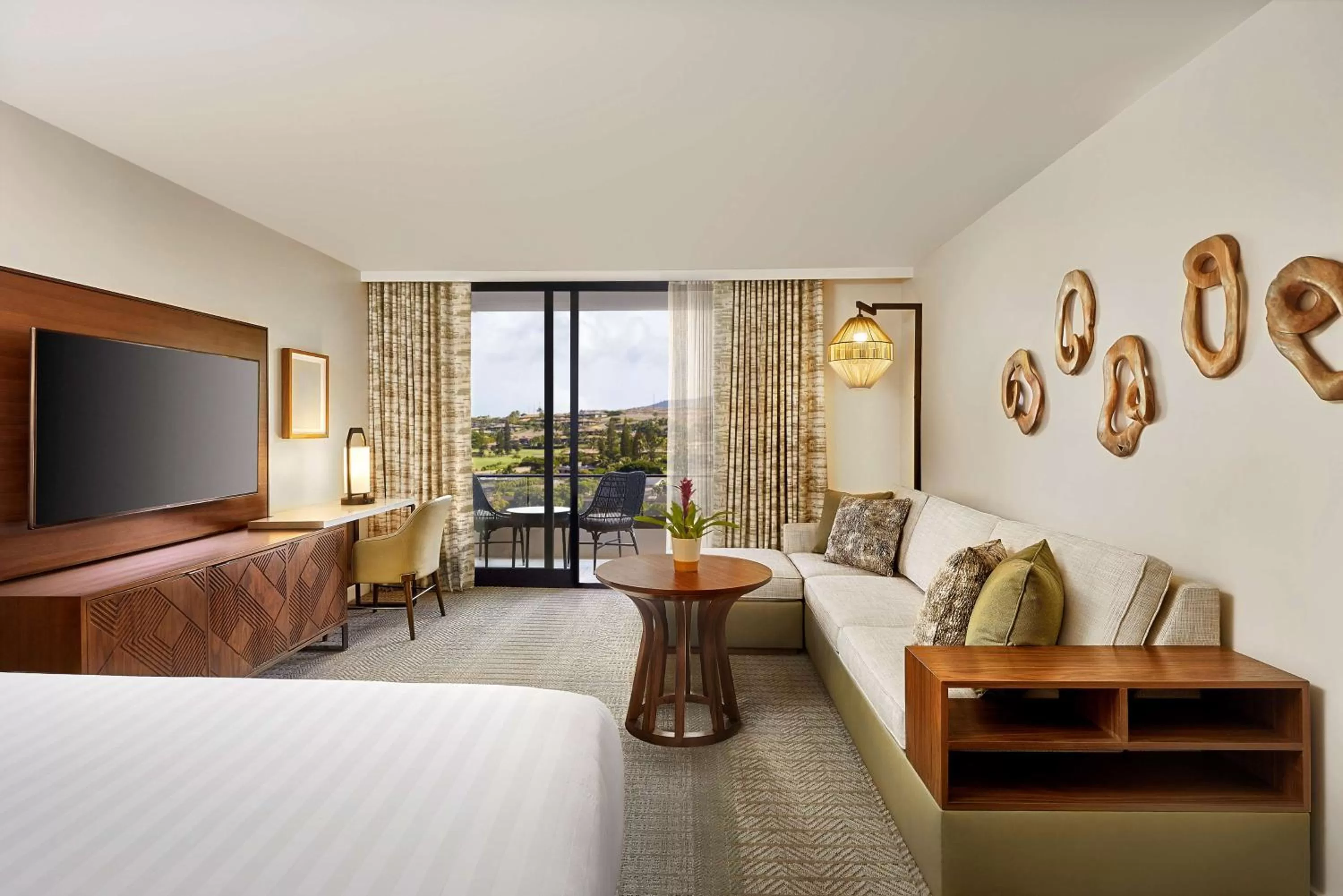 Photo of the whole room, Bed in Hyatt Regency Maui Resort & Spa