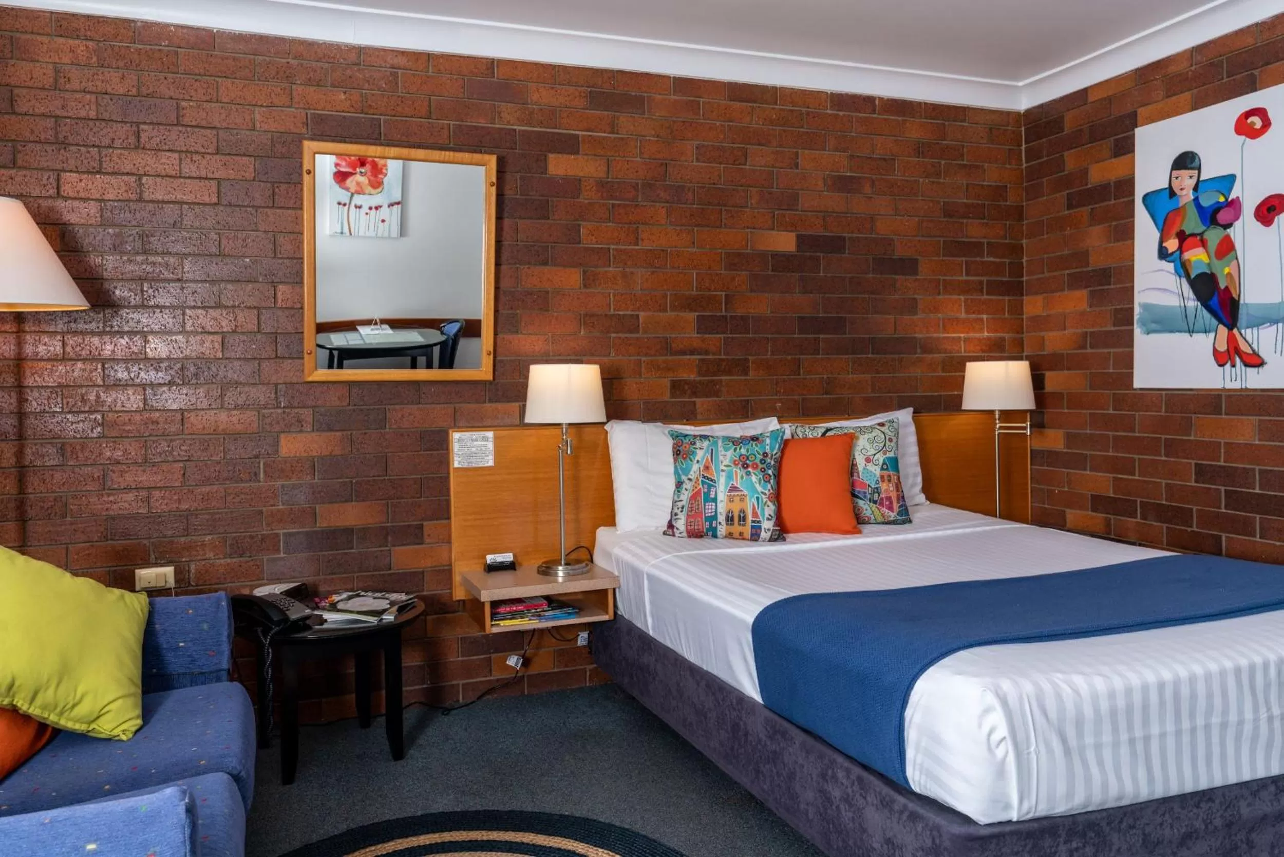 Bed in Country Pathfinder Motor Inn