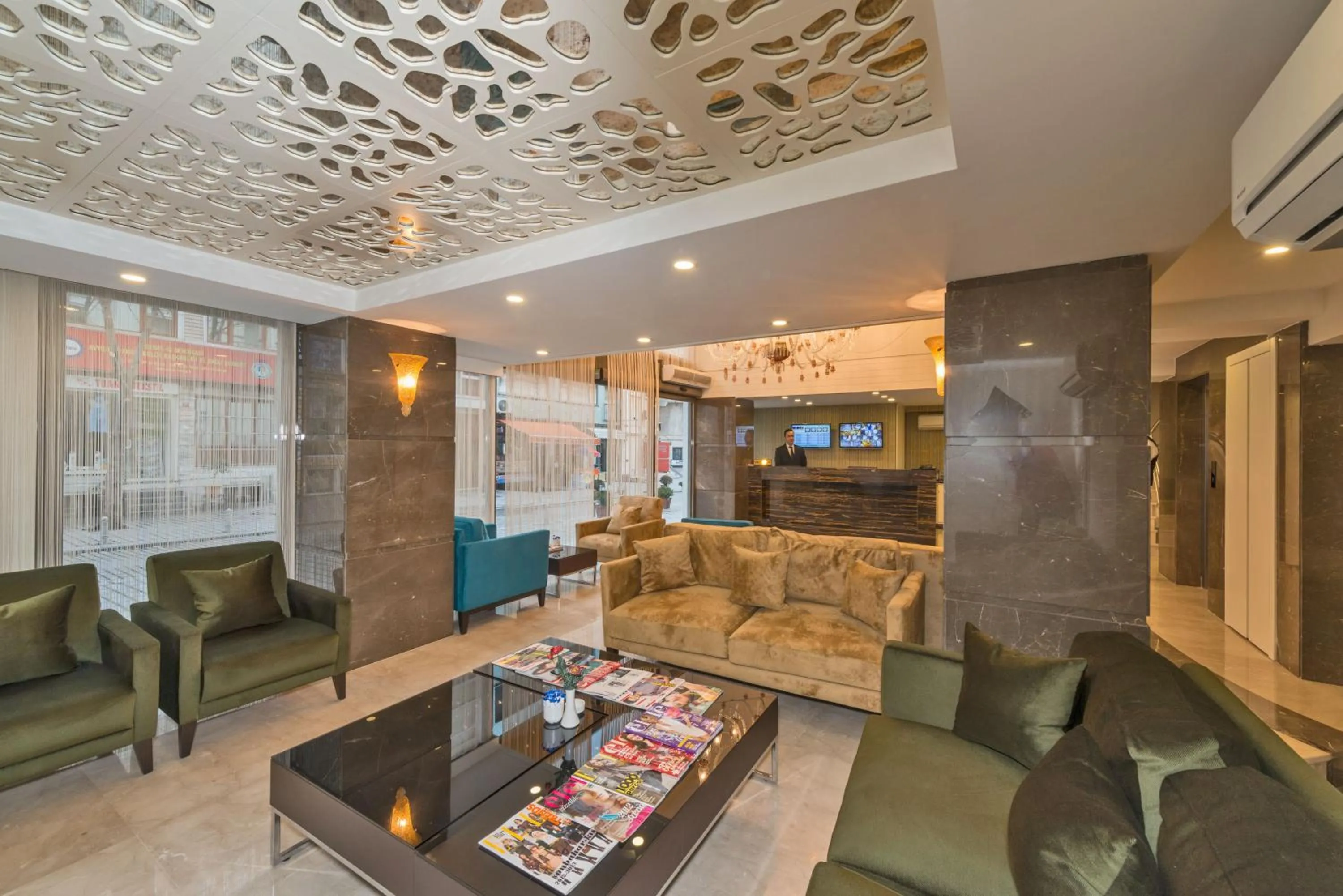 Lobby or reception in Bisetun Hotel