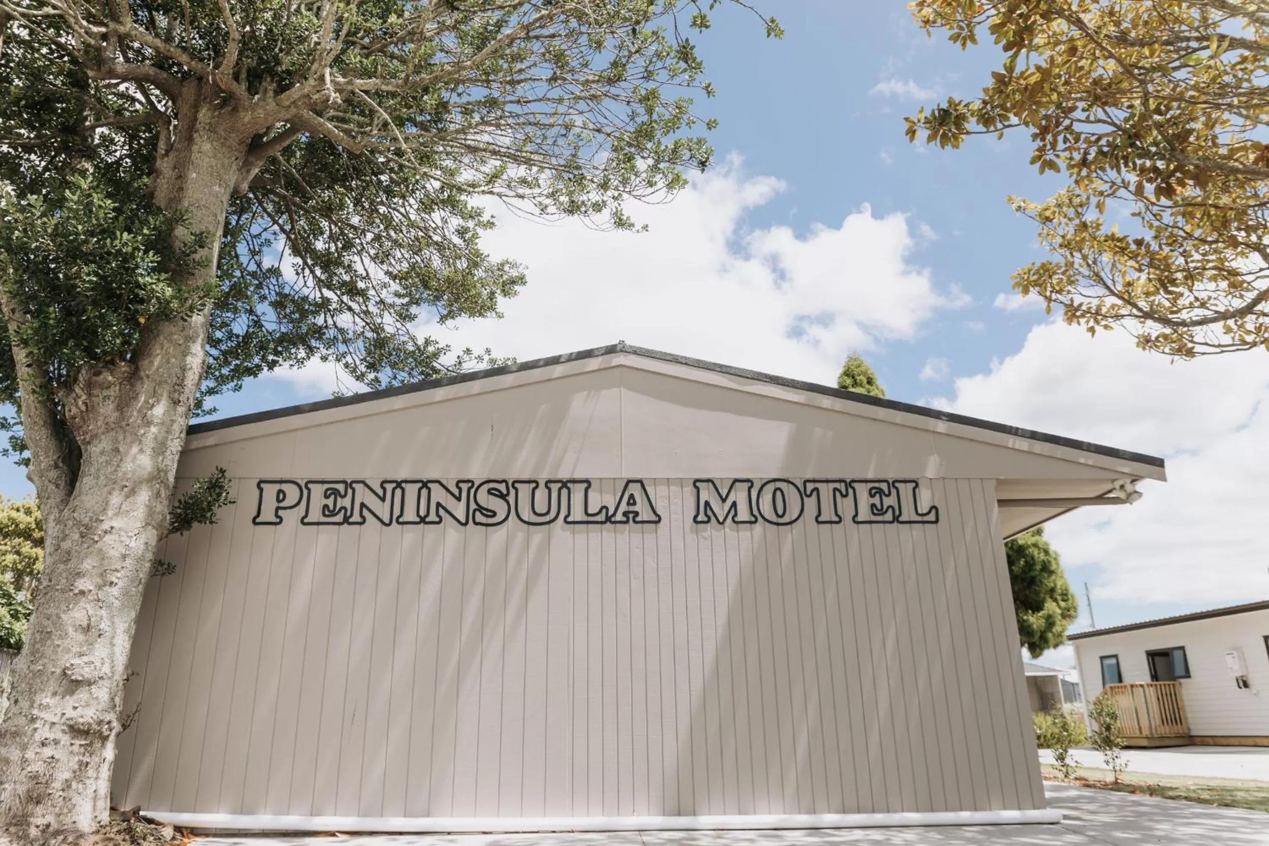 Peninsula Motel