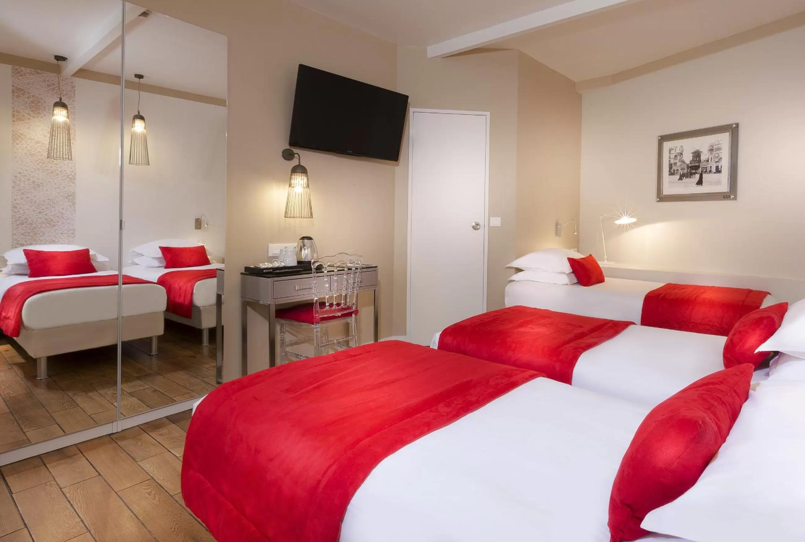 Superior Twin Room in Hôtel Eiffel Segur