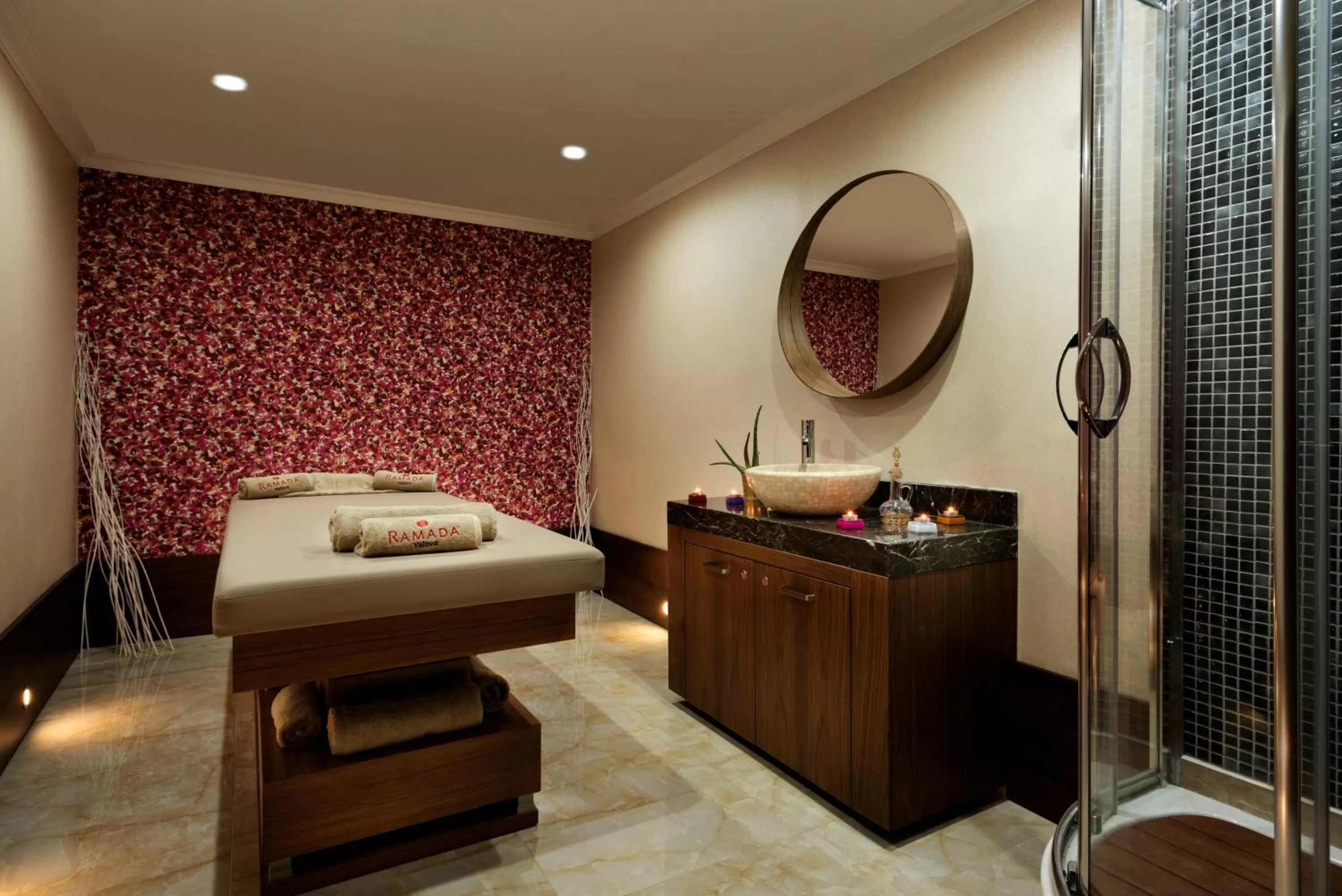 Massage, Bed in Ramada by Wyndham Yalova