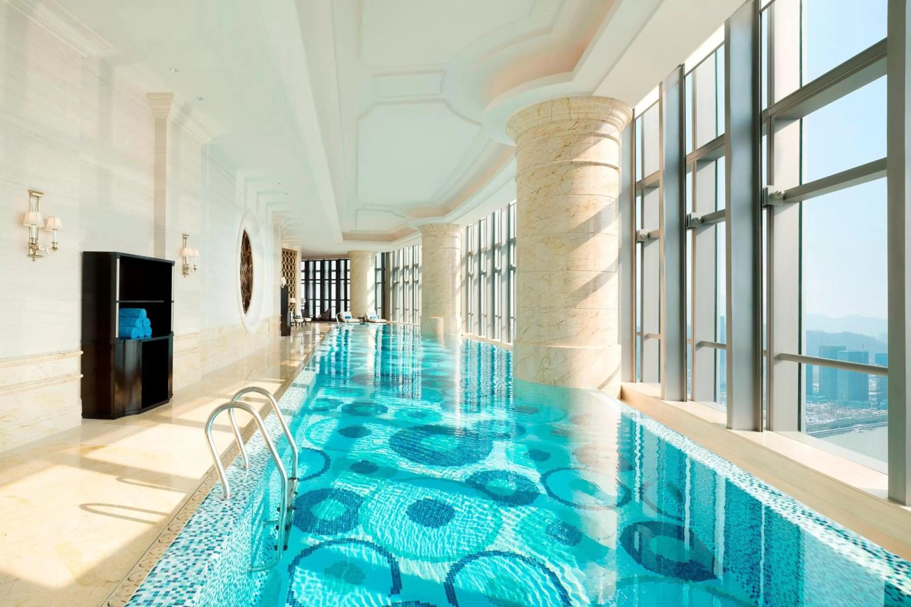 Swimming pool in The St. Regis Zhuhai