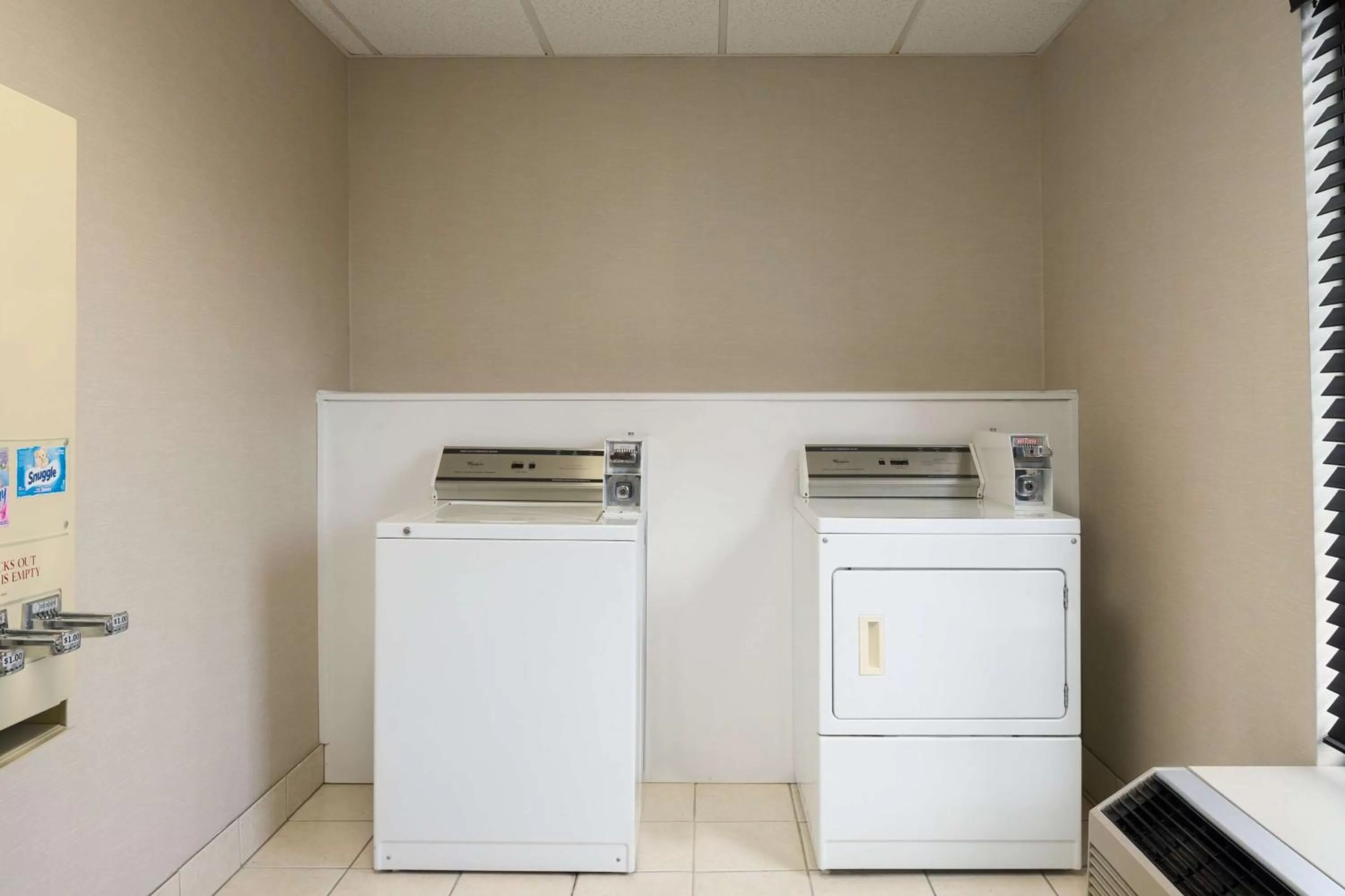 Property building in Hampton Inn Pell City