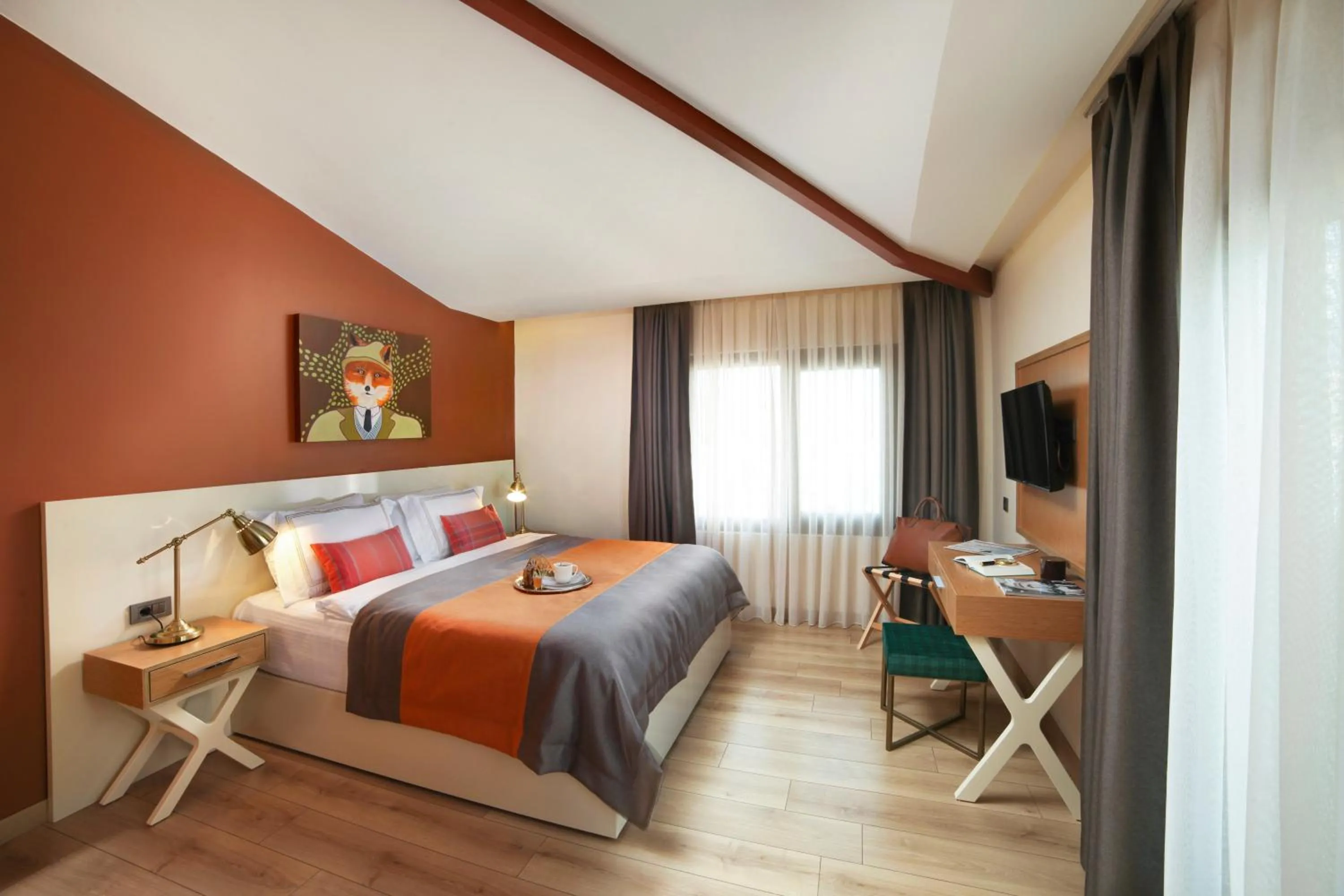 Photo of the whole room, Bed in The Fox Hotel