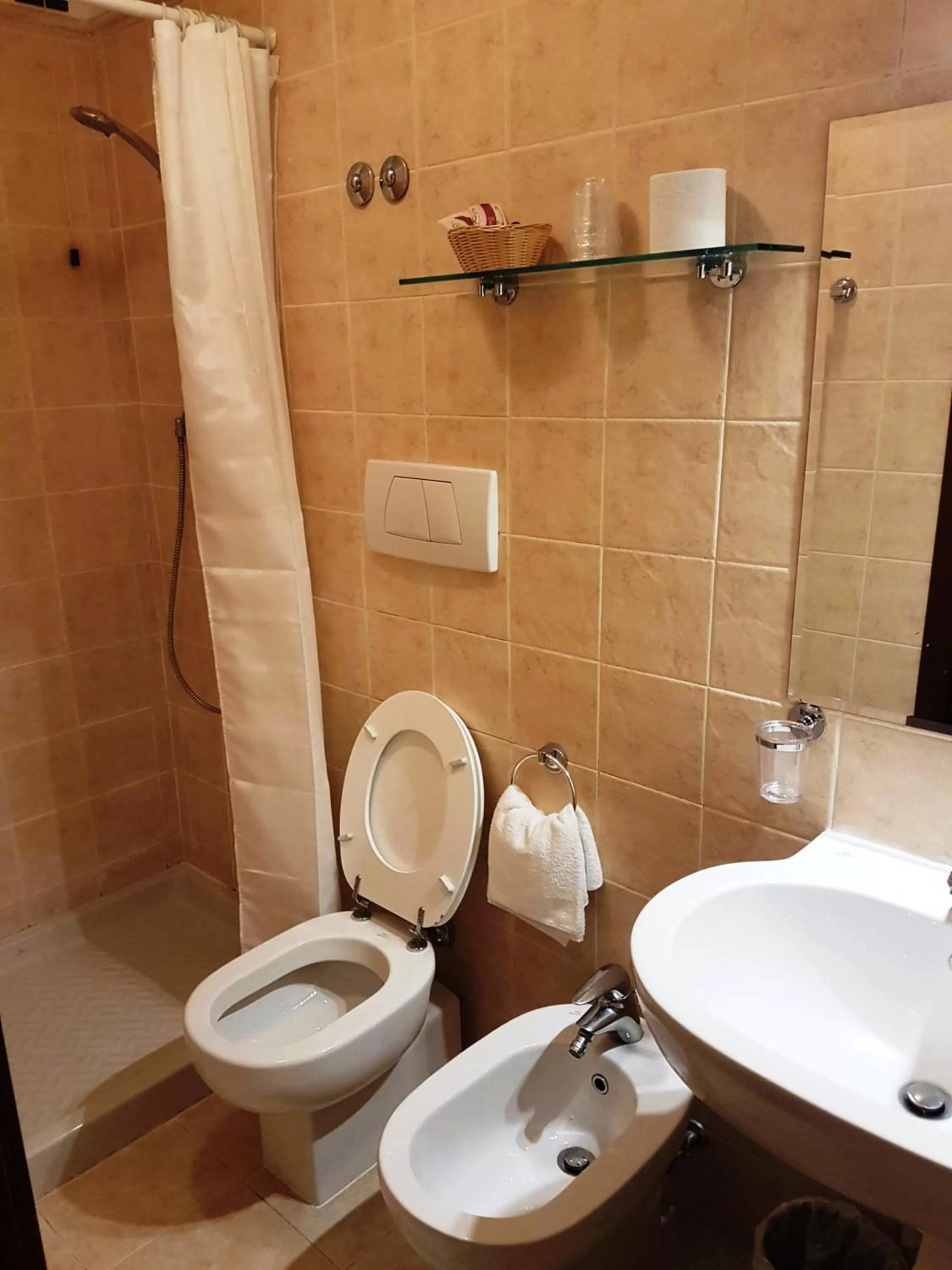 Bathroom in Hotel San Gallo