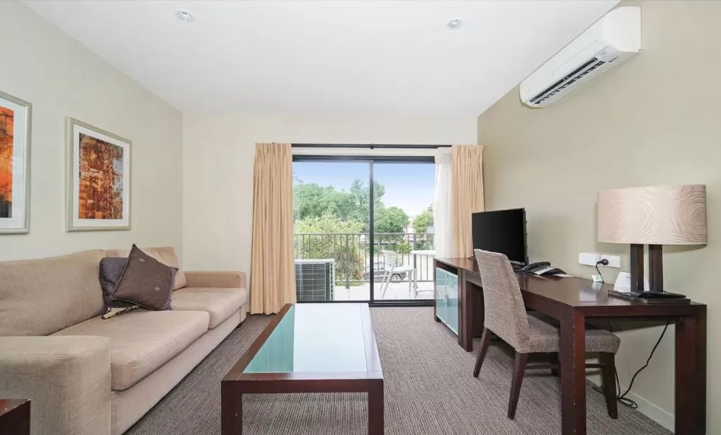 TV and multimedia in Quest Maitland