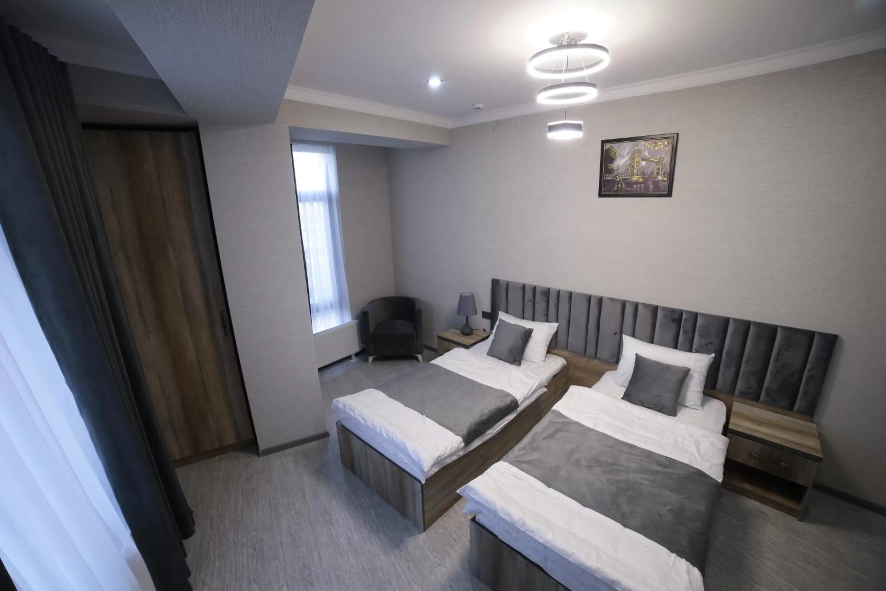 Photo of the whole room in Samarqand Darvoza