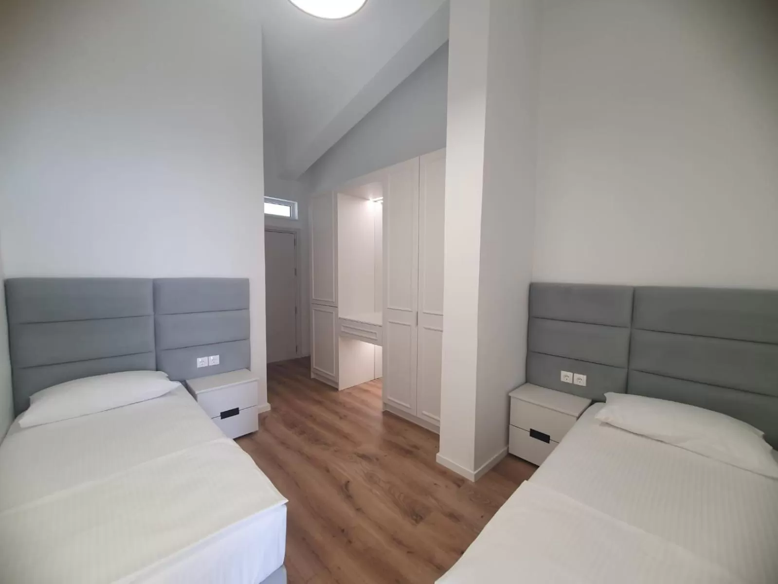 Photo of the whole room in Murati Suites Sarandë