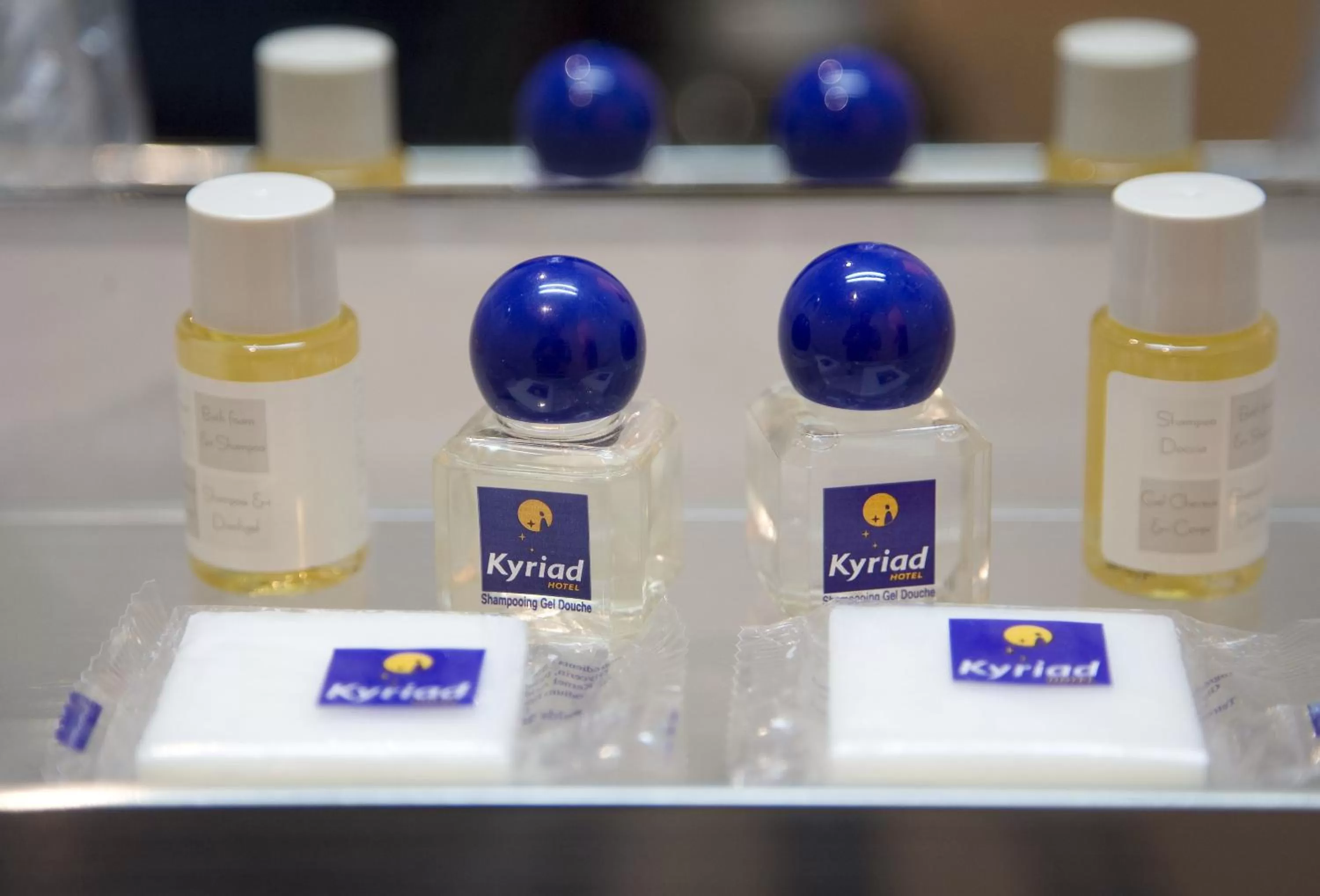 Bathroom in Kyriad Hotel XIII Italie Gobelins