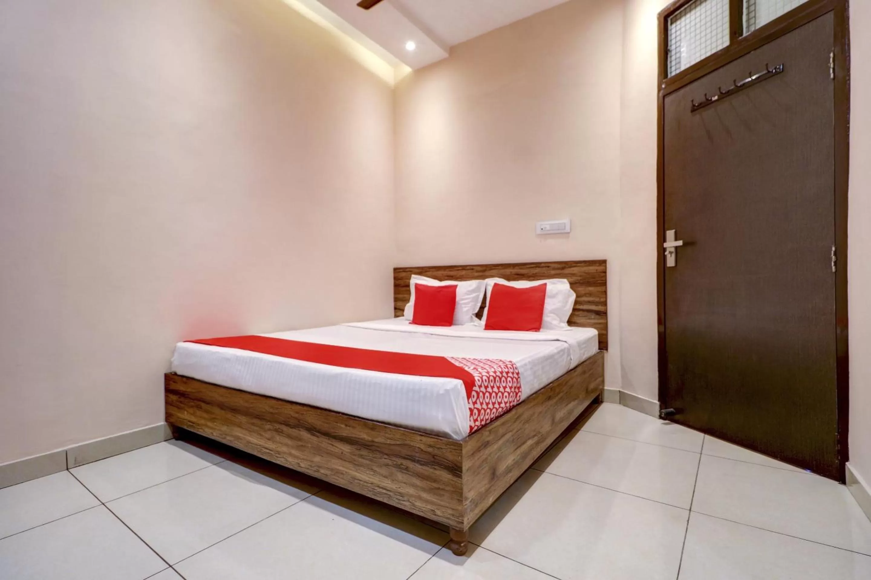 OYO Flagship 77562 Hotel Kabir