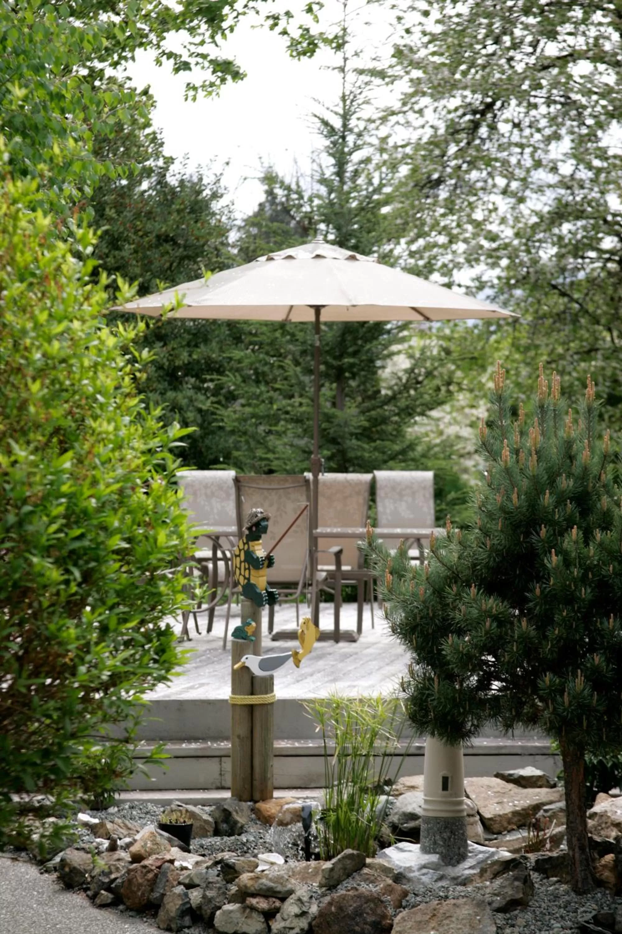 Garden in Hummingbird Guesthouse