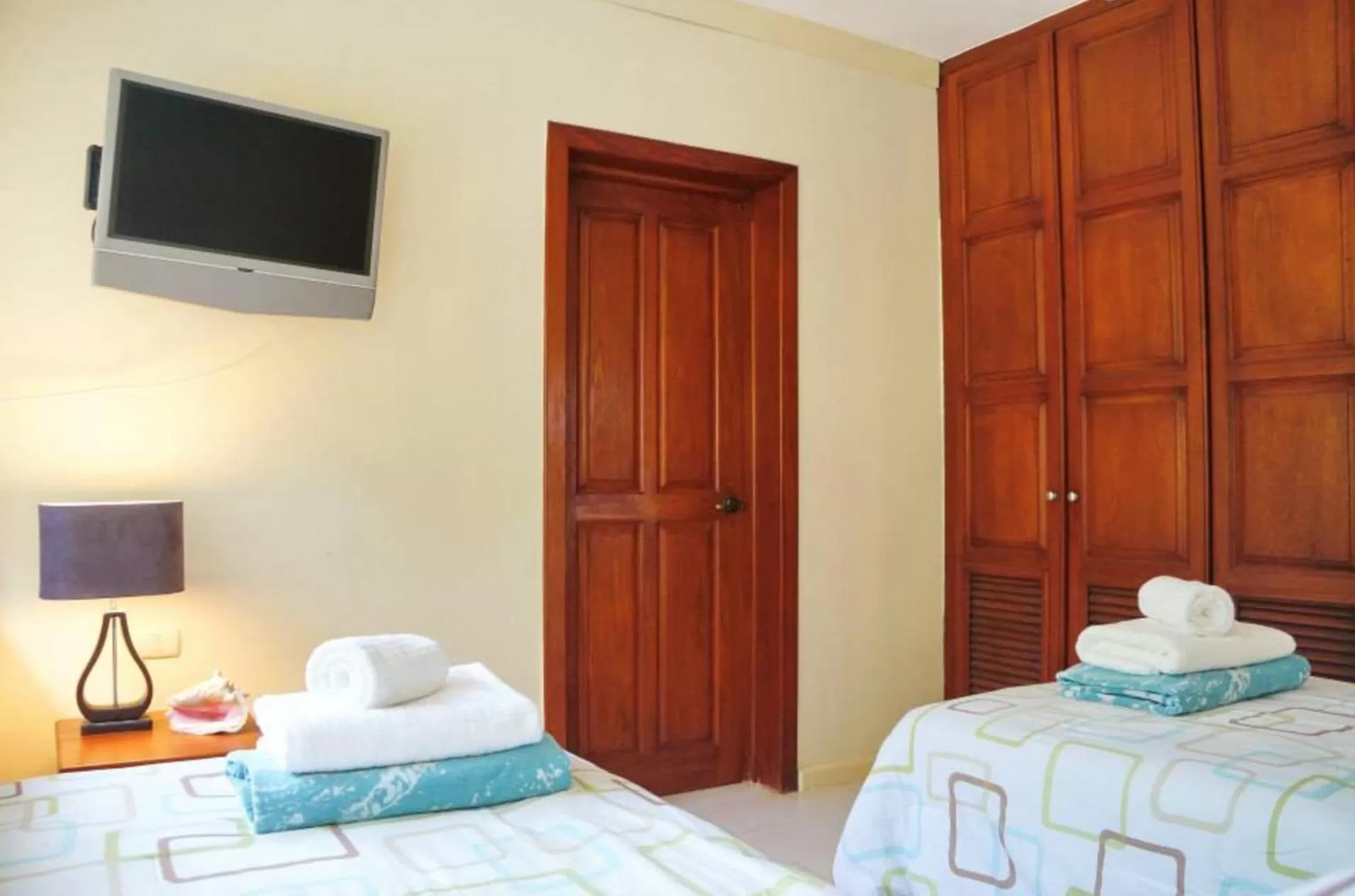 Deluxe Apartment in Tropical Villas at Los Corales Beach - Caribbean Rentals FZCO