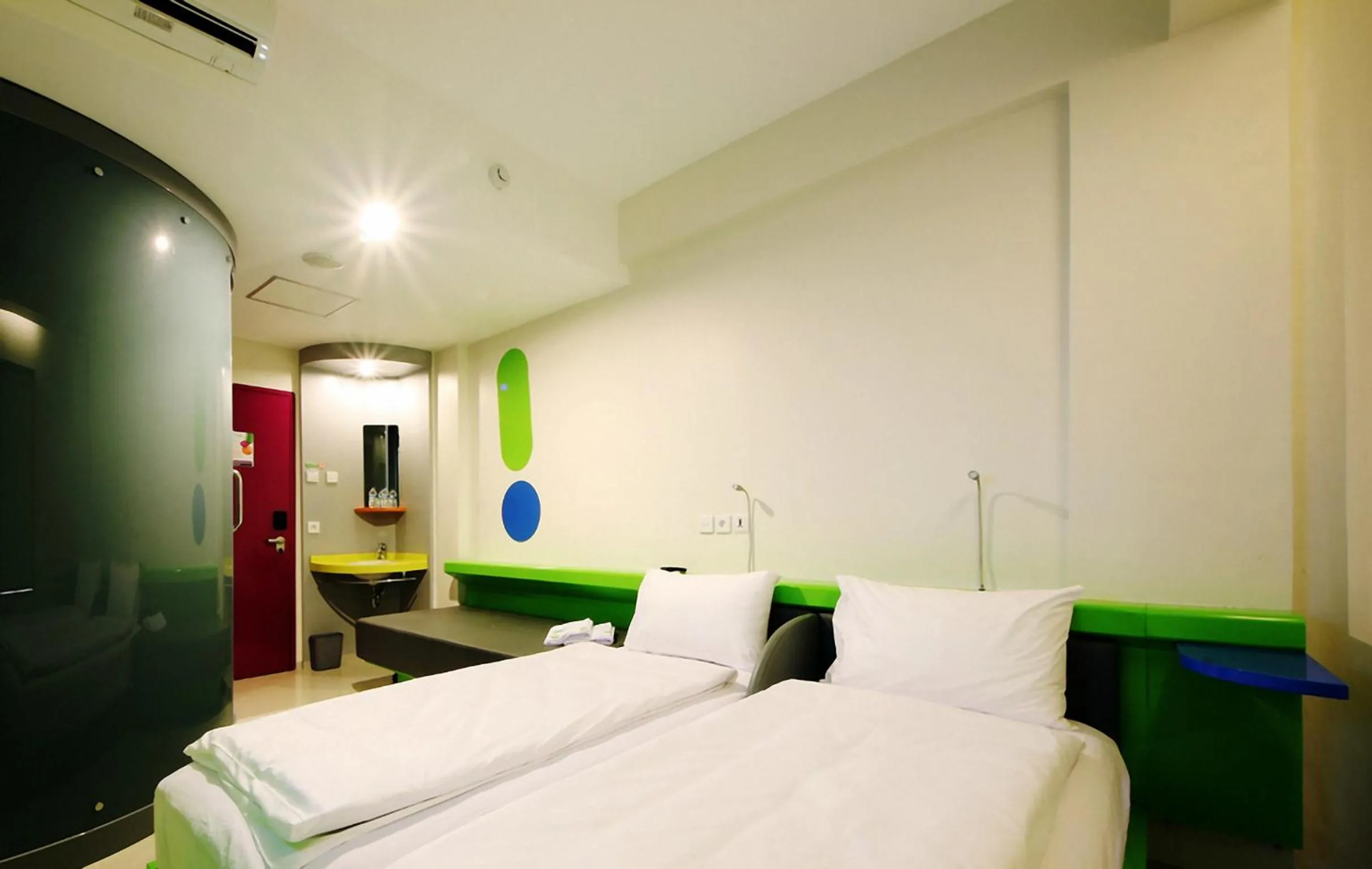 Bedroom in POP! Hotel Airport Jakarta