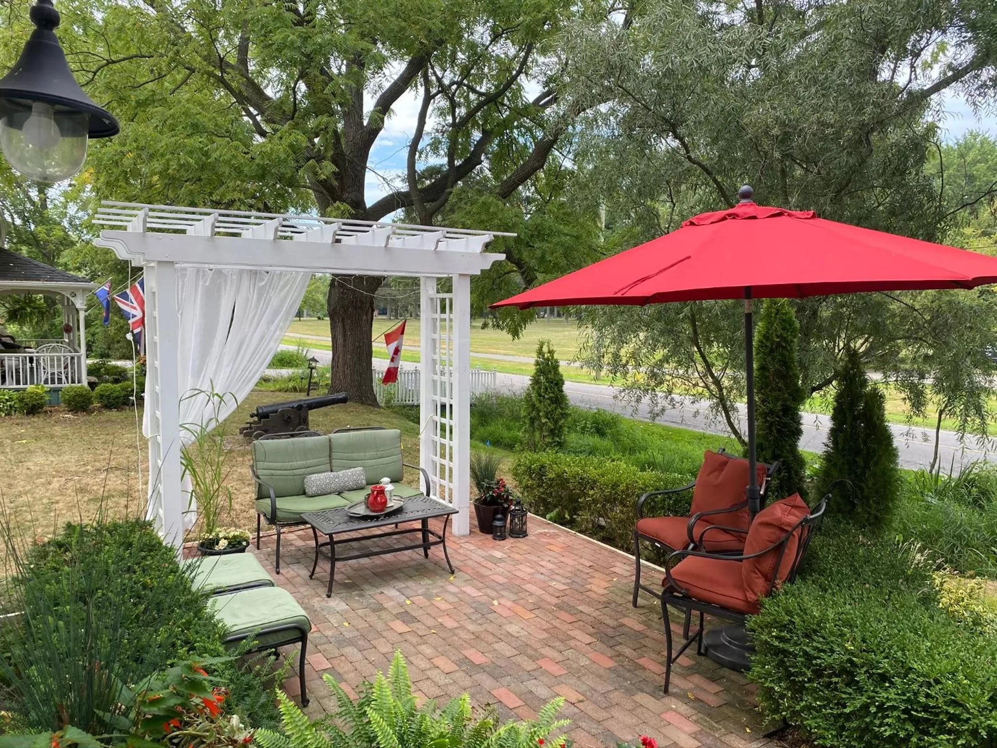 Patio in Darlington House Bed and Breakfast