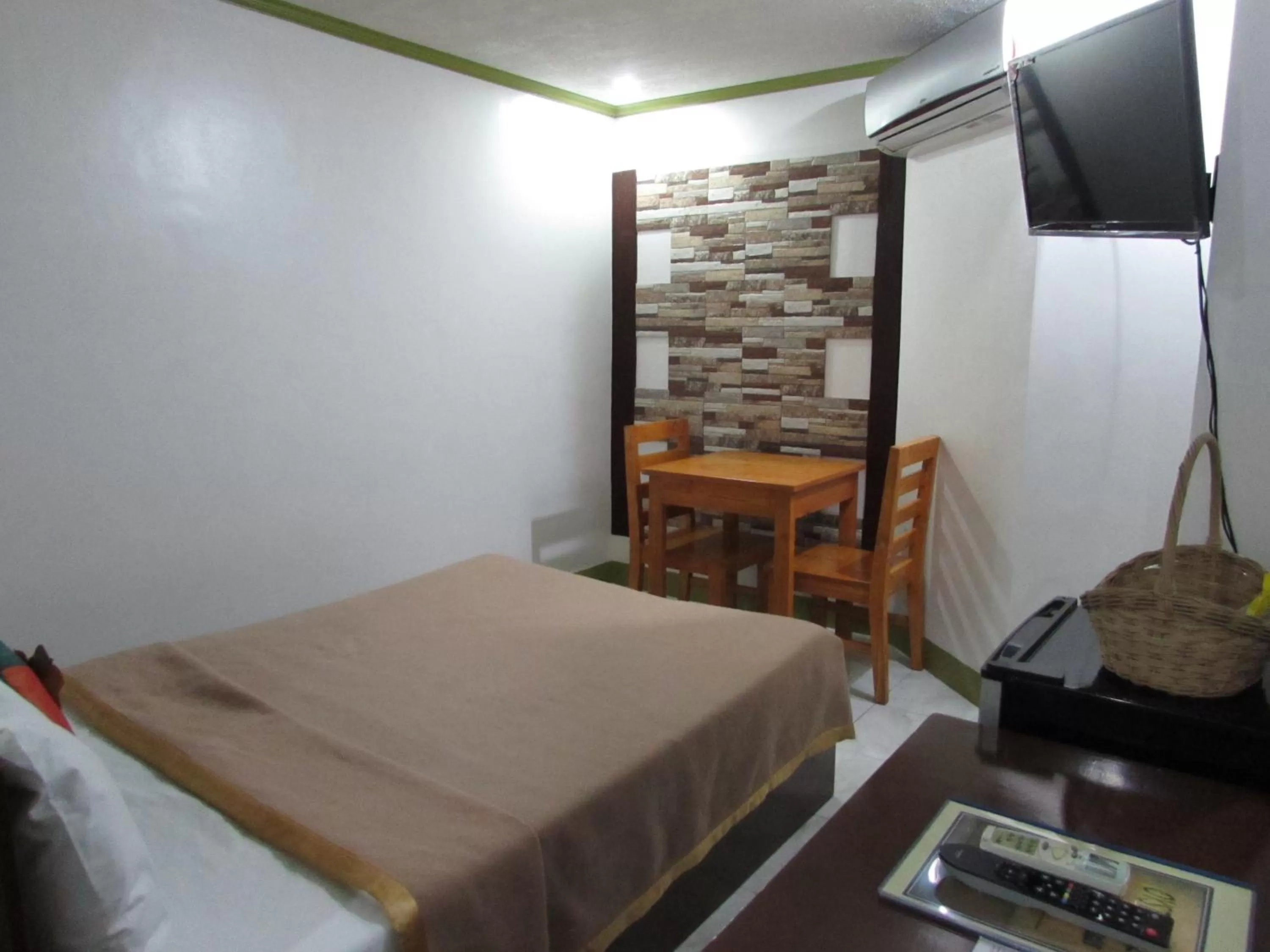 Bedroom, Bed in Oyster Plaza Hotel