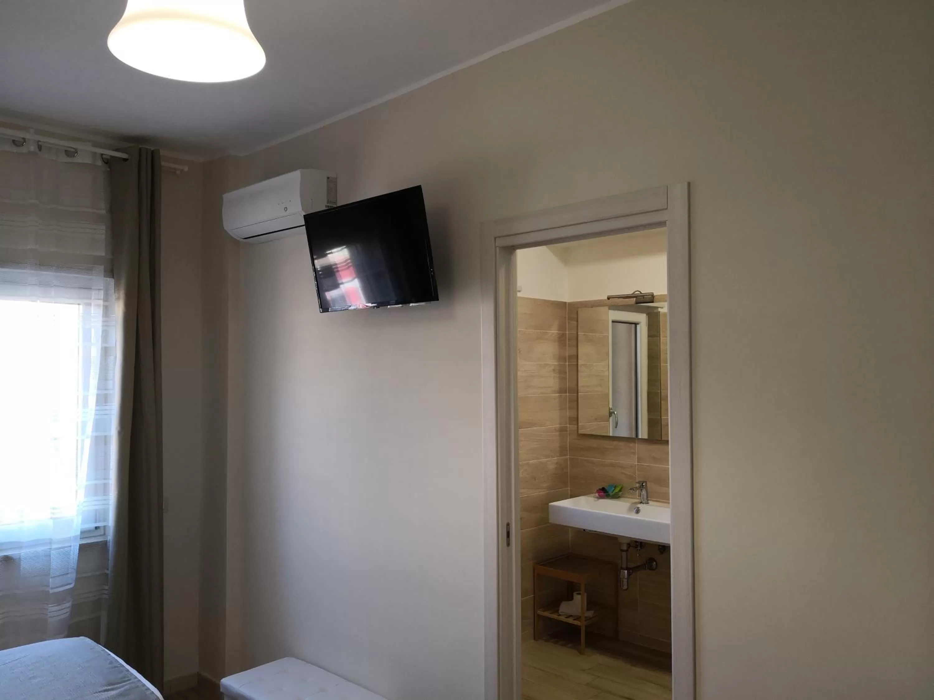 TV and multimedia, Bed in Michelangelo Home B&B