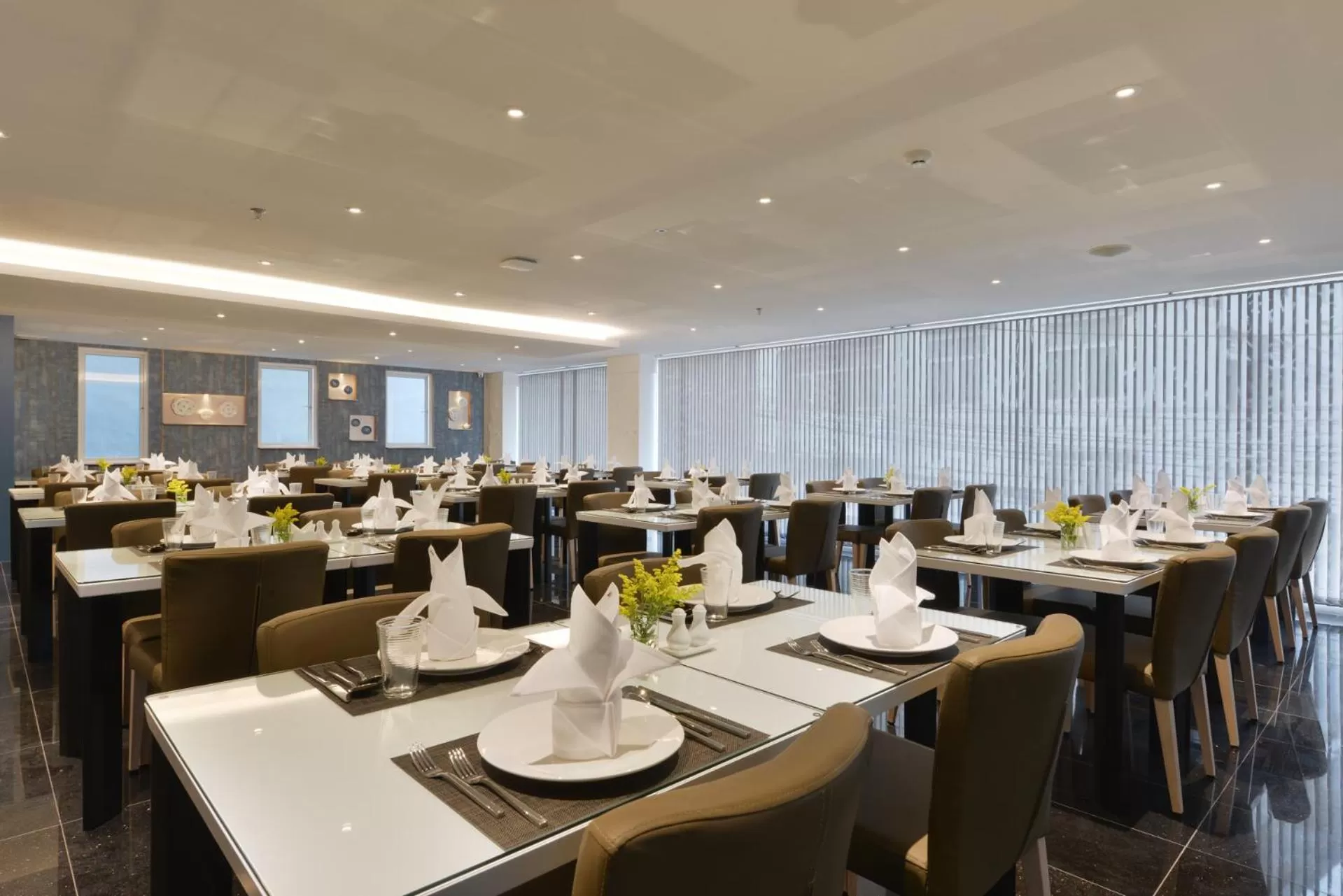 Restaurant/places to eat in Le D'Tel Bangkok